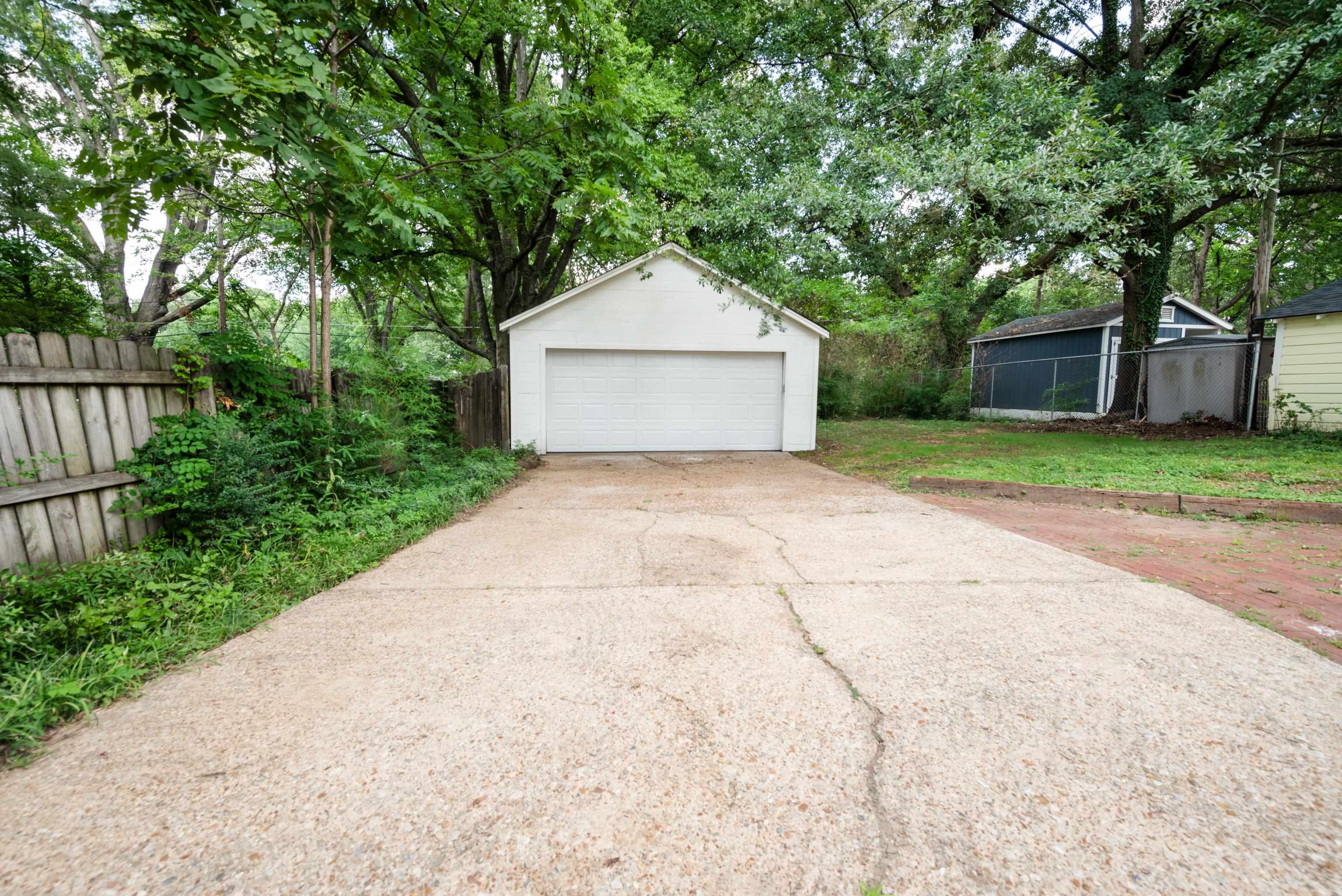 404 S REESE ST