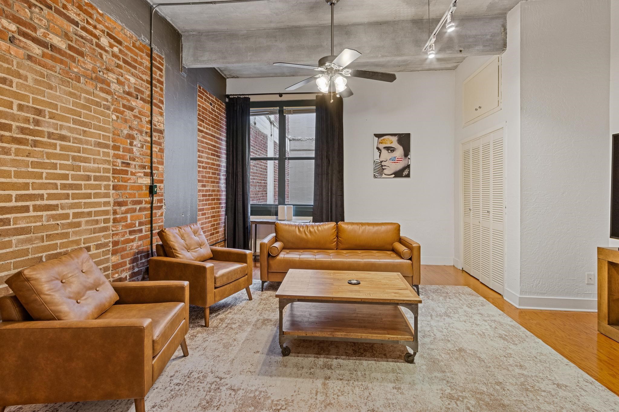 408 S FRONT ST Unit: 301