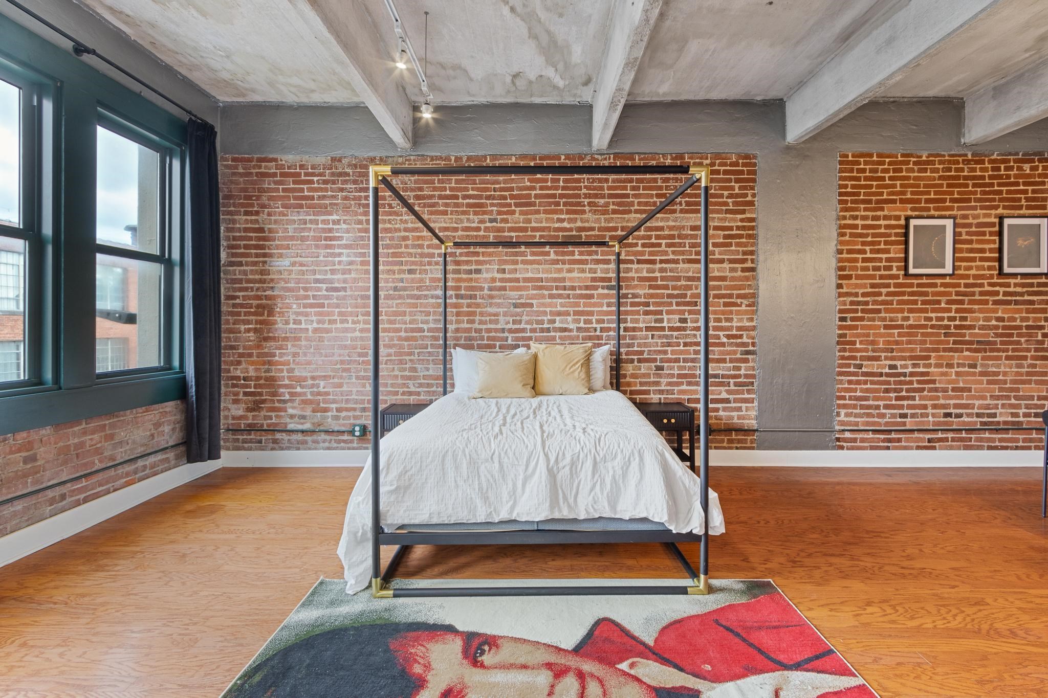 408 S FRONT ST Unit: 301