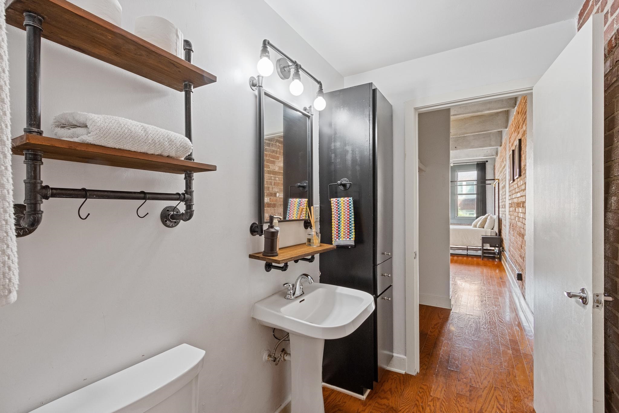 408 S FRONT ST Unit: 301