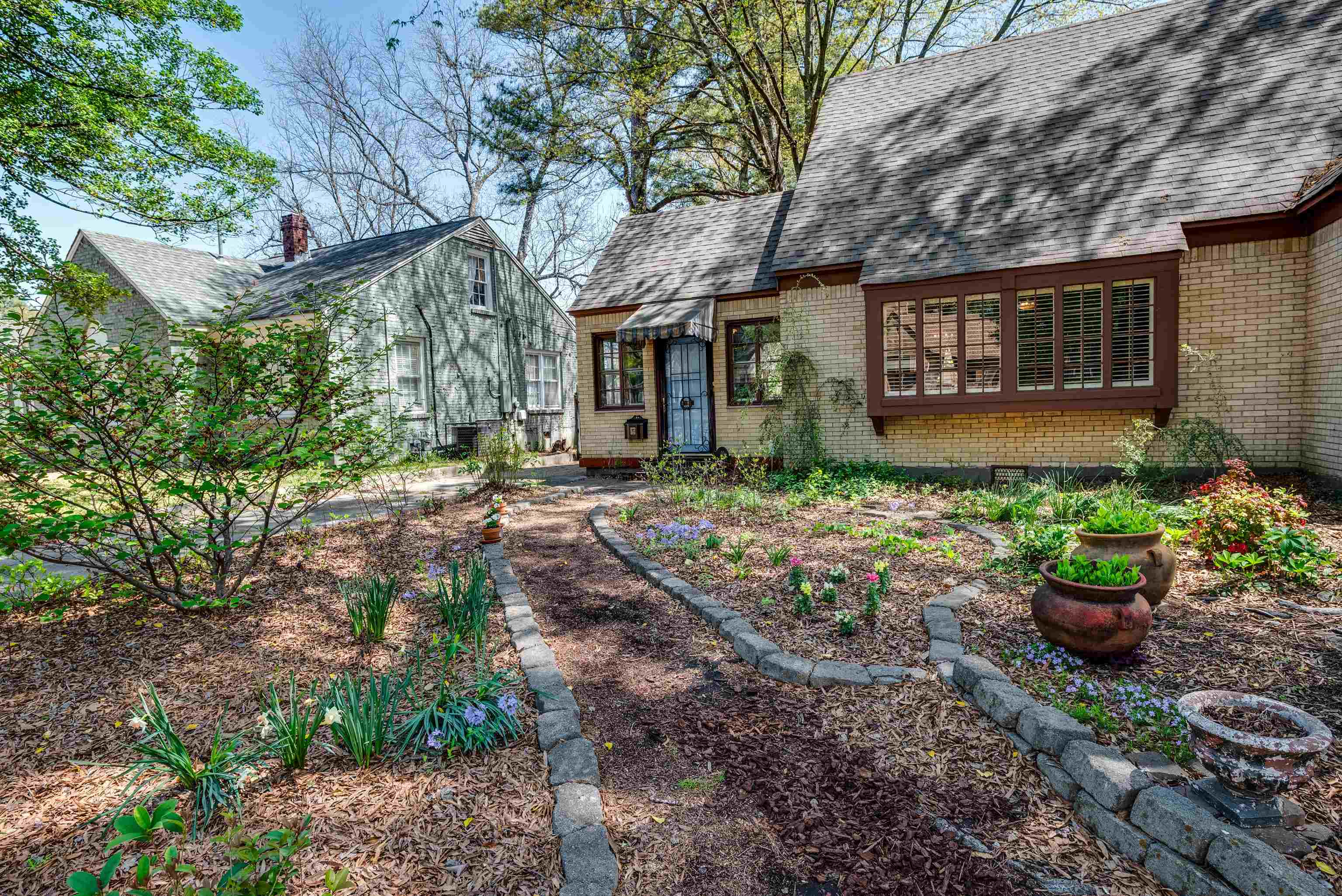 30 S ALICIA DR