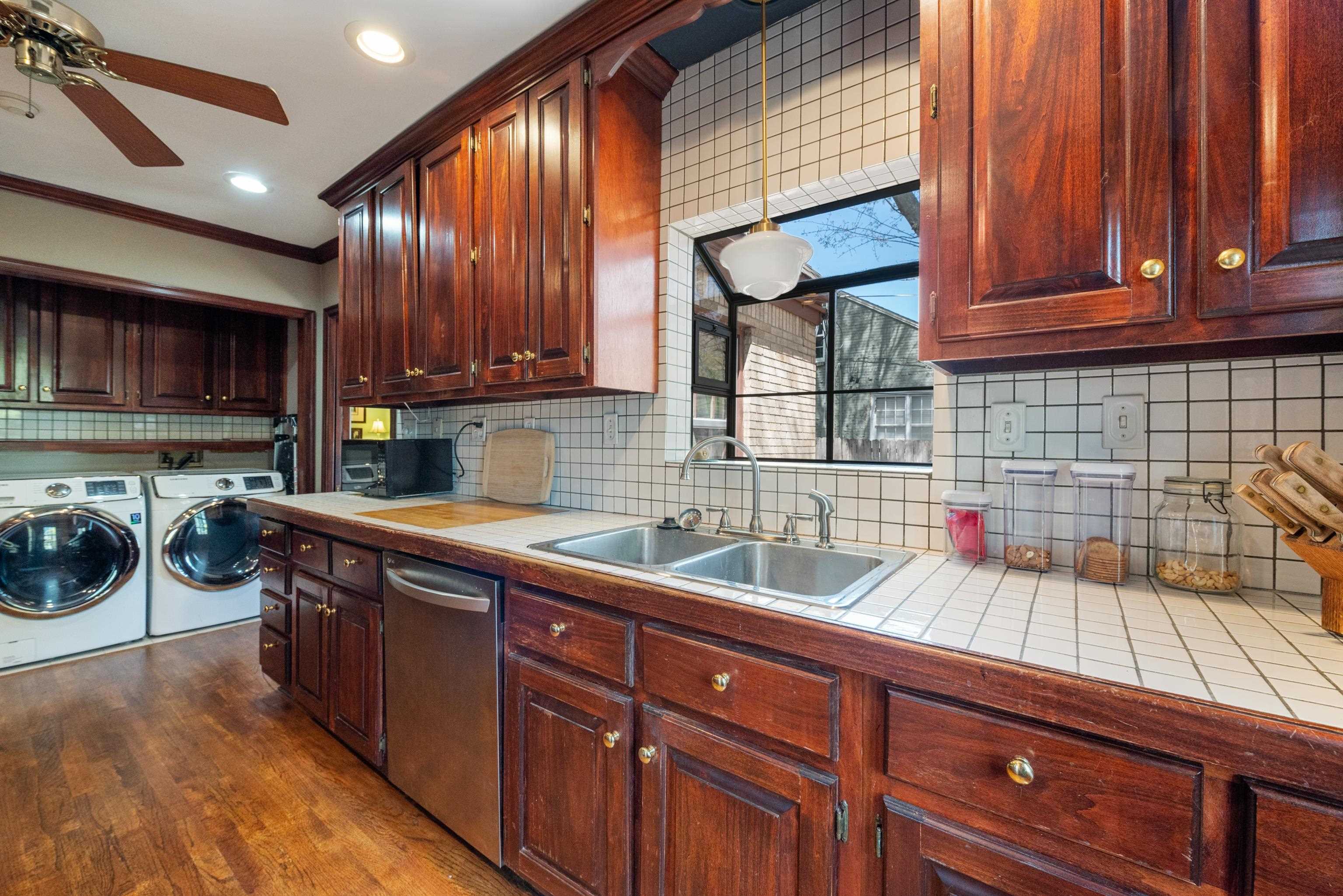 30 S ALICIA DR