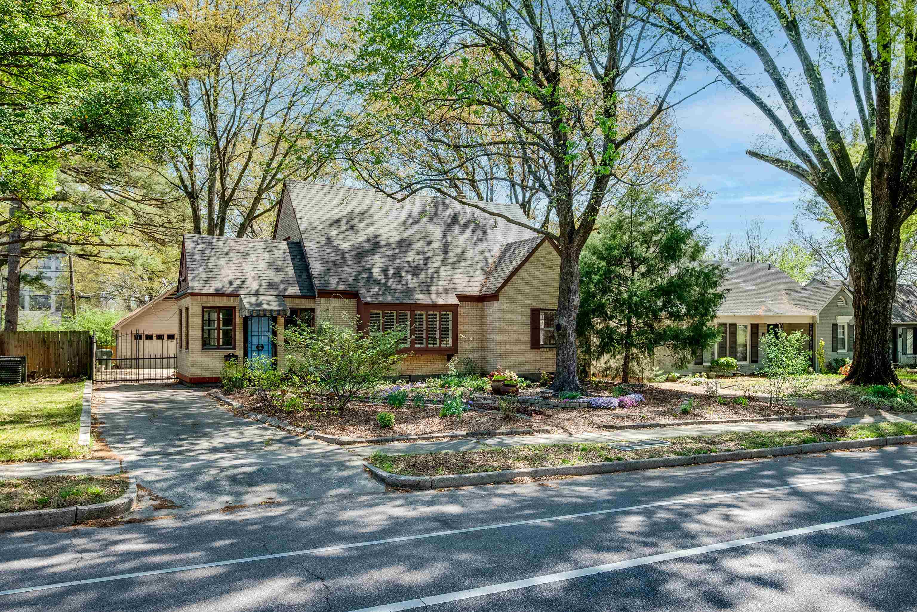 30 S ALICIA DR