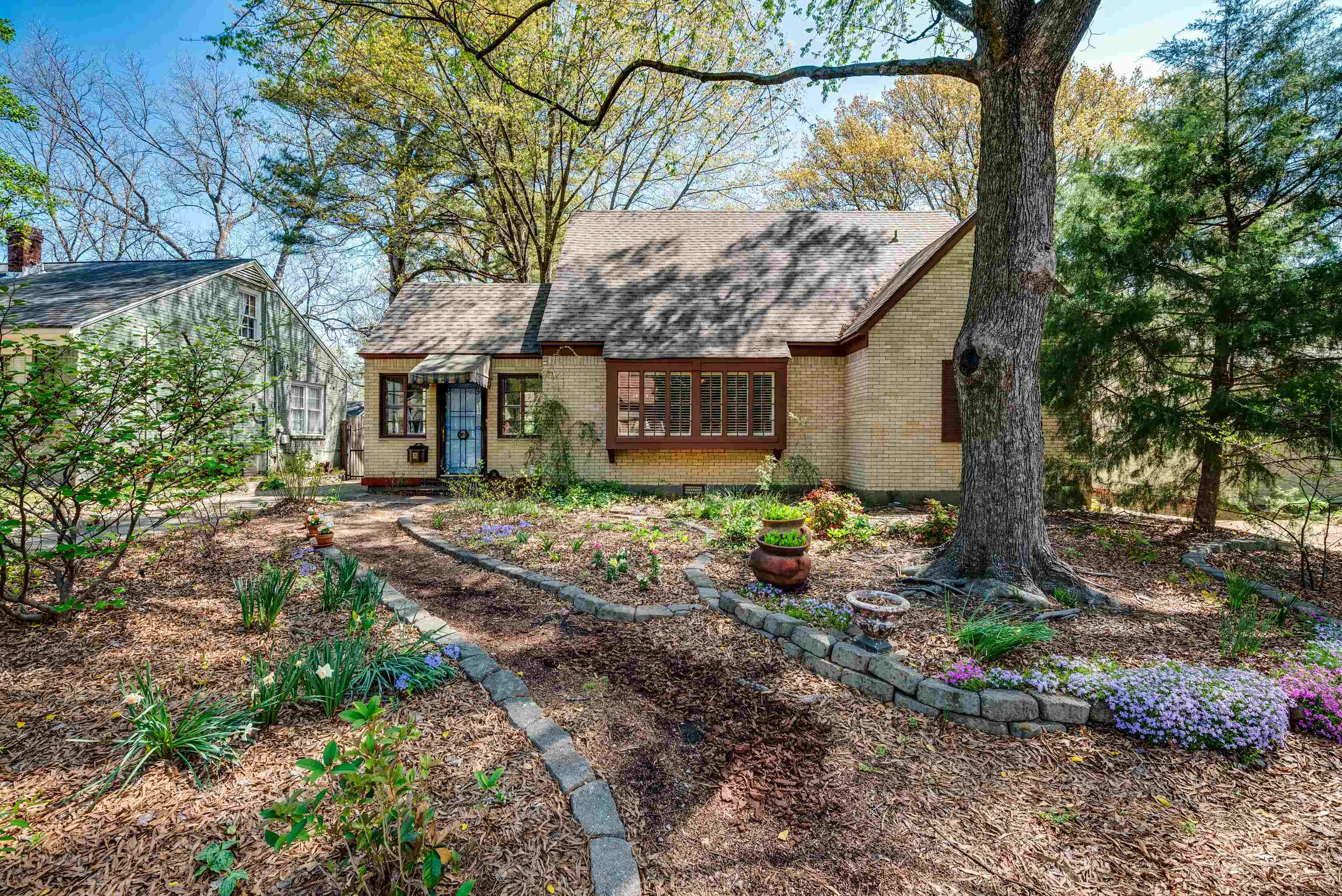 30 S ALICIA DR