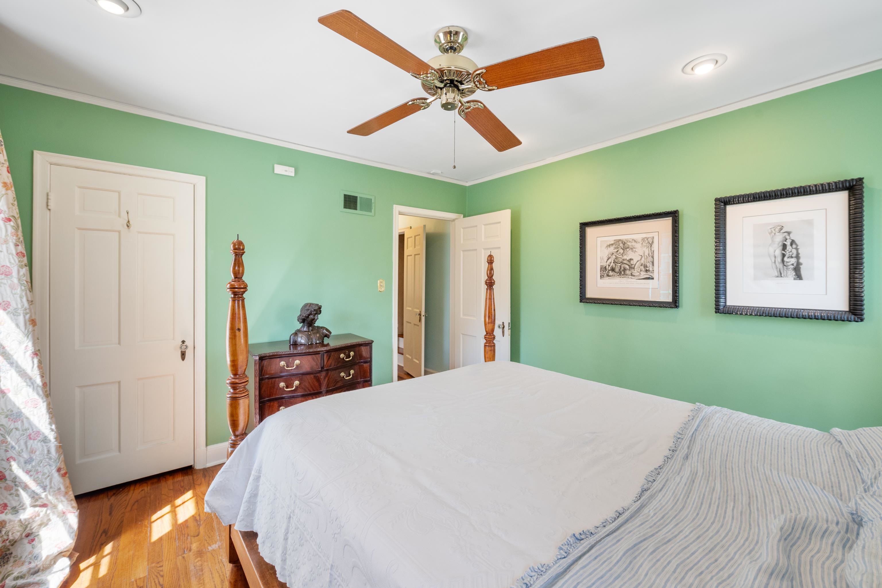 30 S ALICIA DR