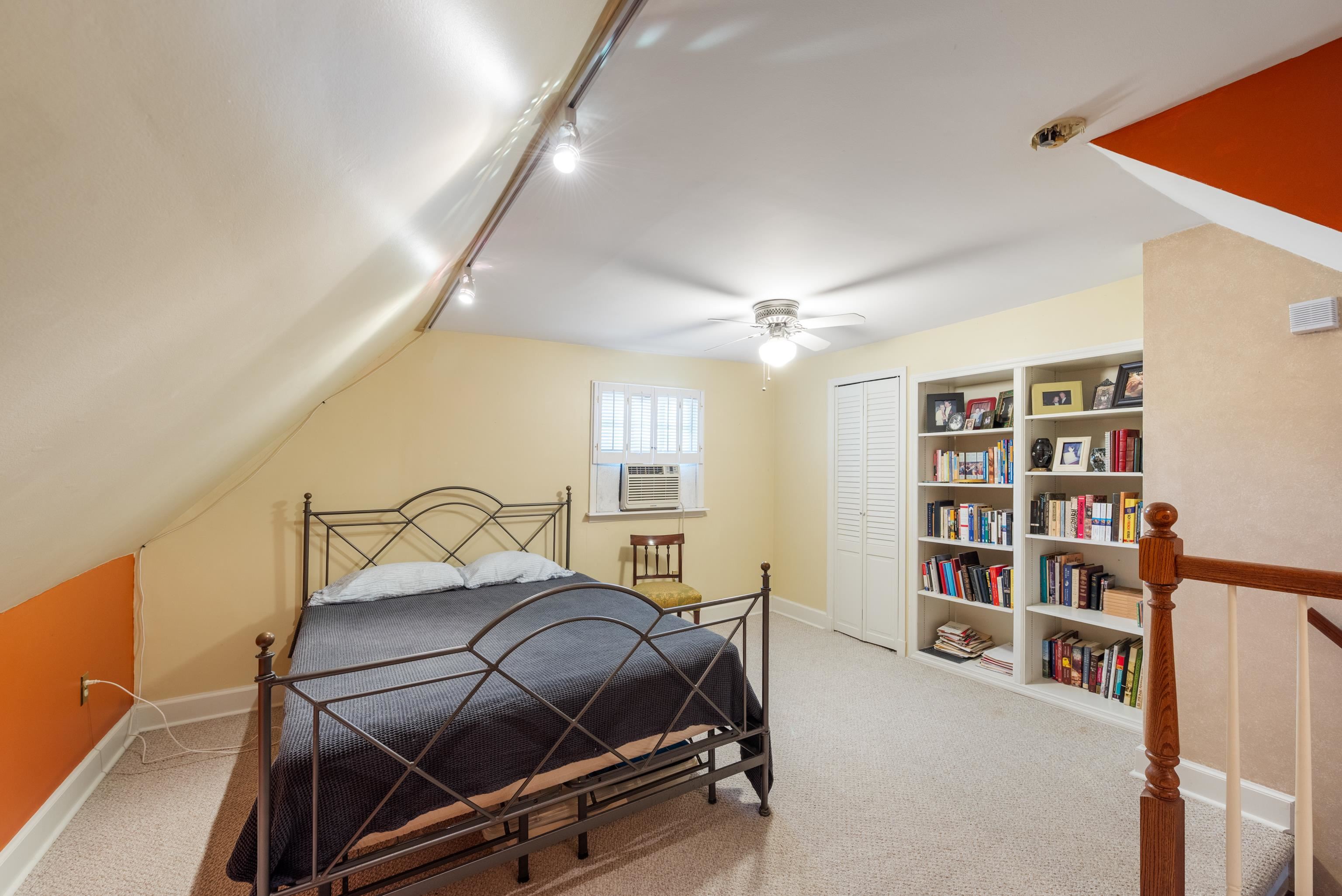 30 S ALICIA DR