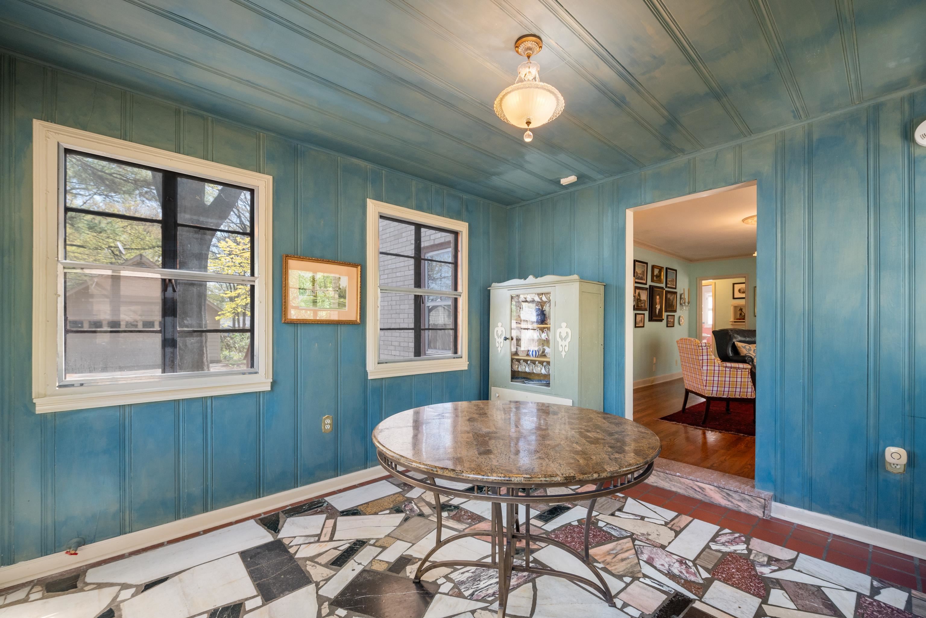 30 S ALICIA DR