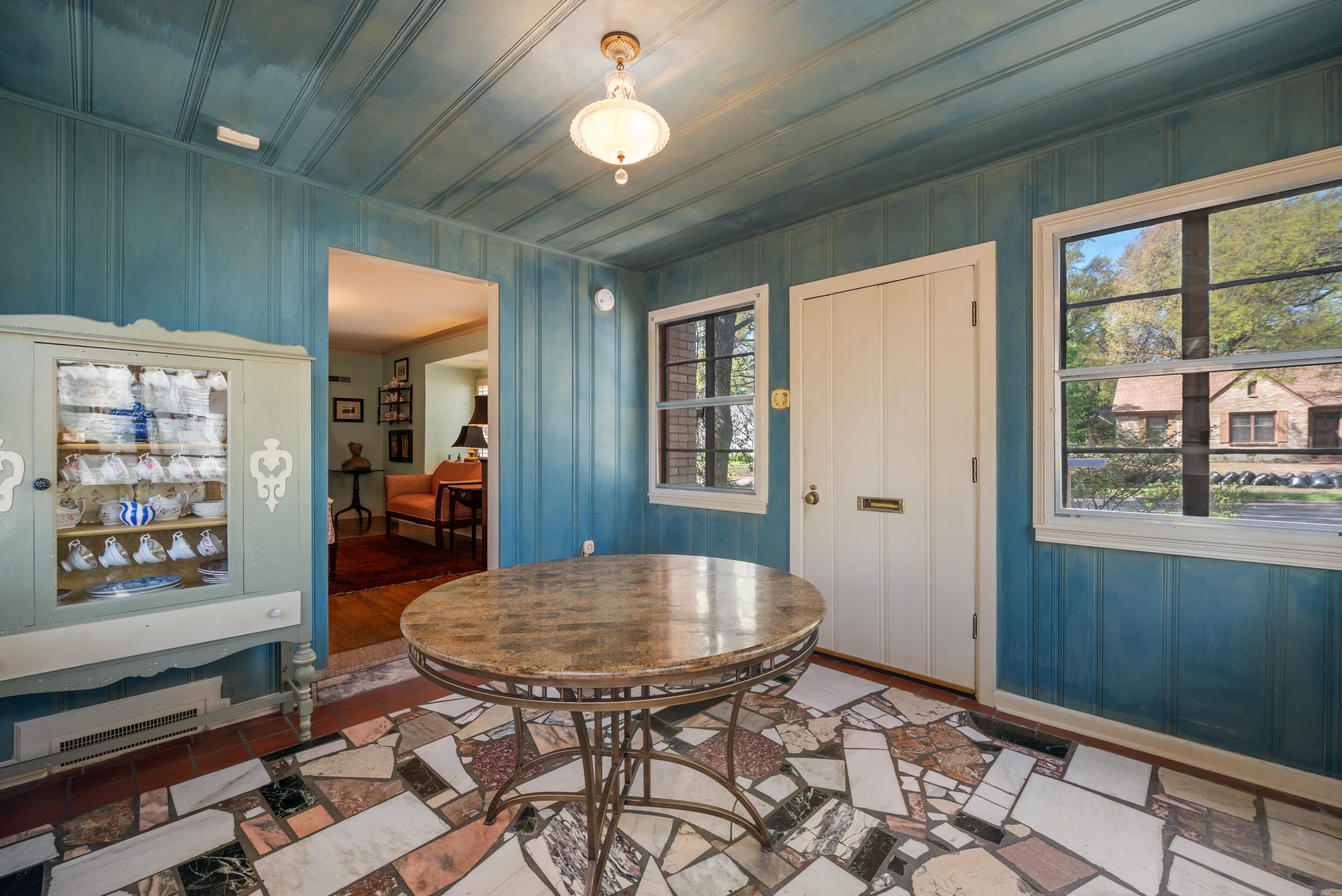 30 S ALICIA DR