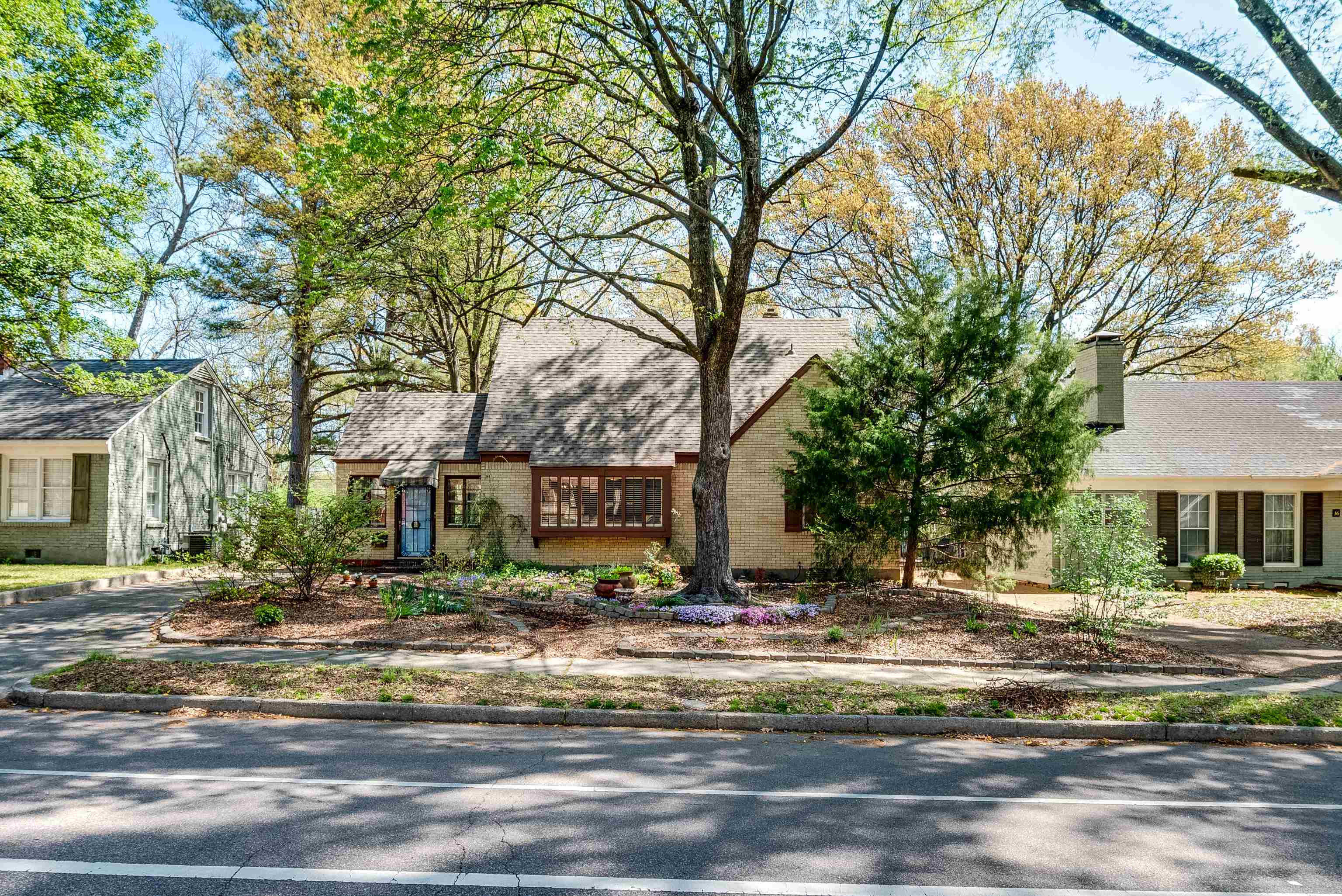 30 S ALICIA DR