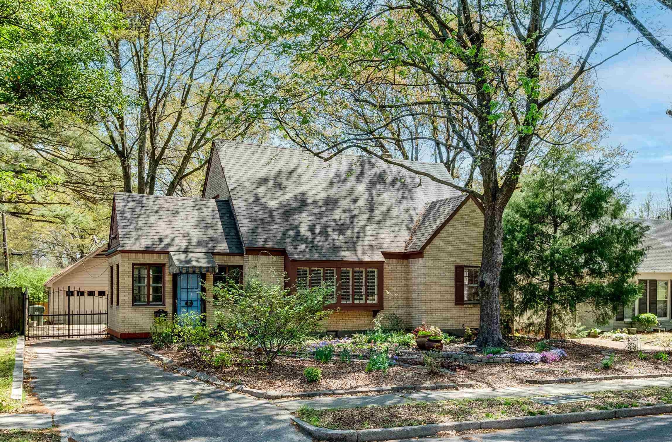 30 S ALICIA DR
