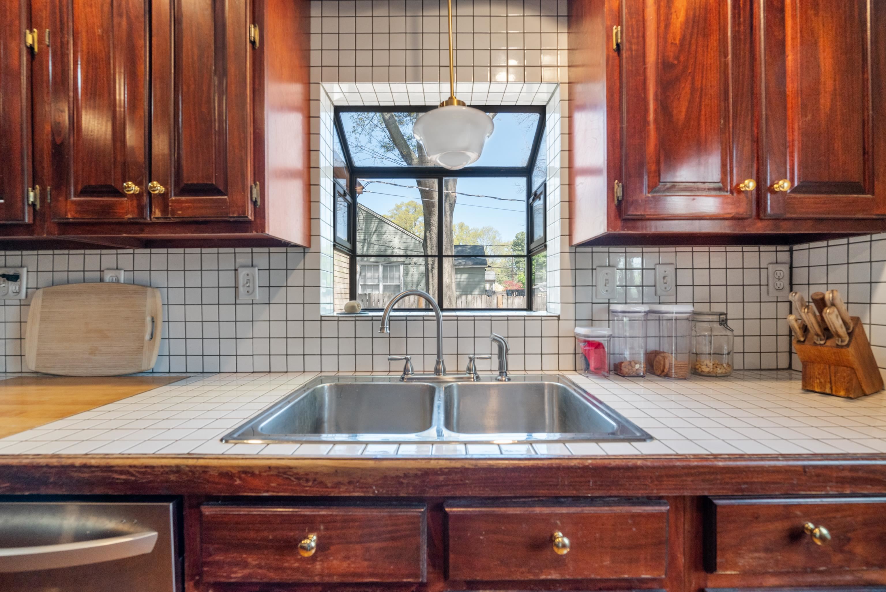 30 S ALICIA DR