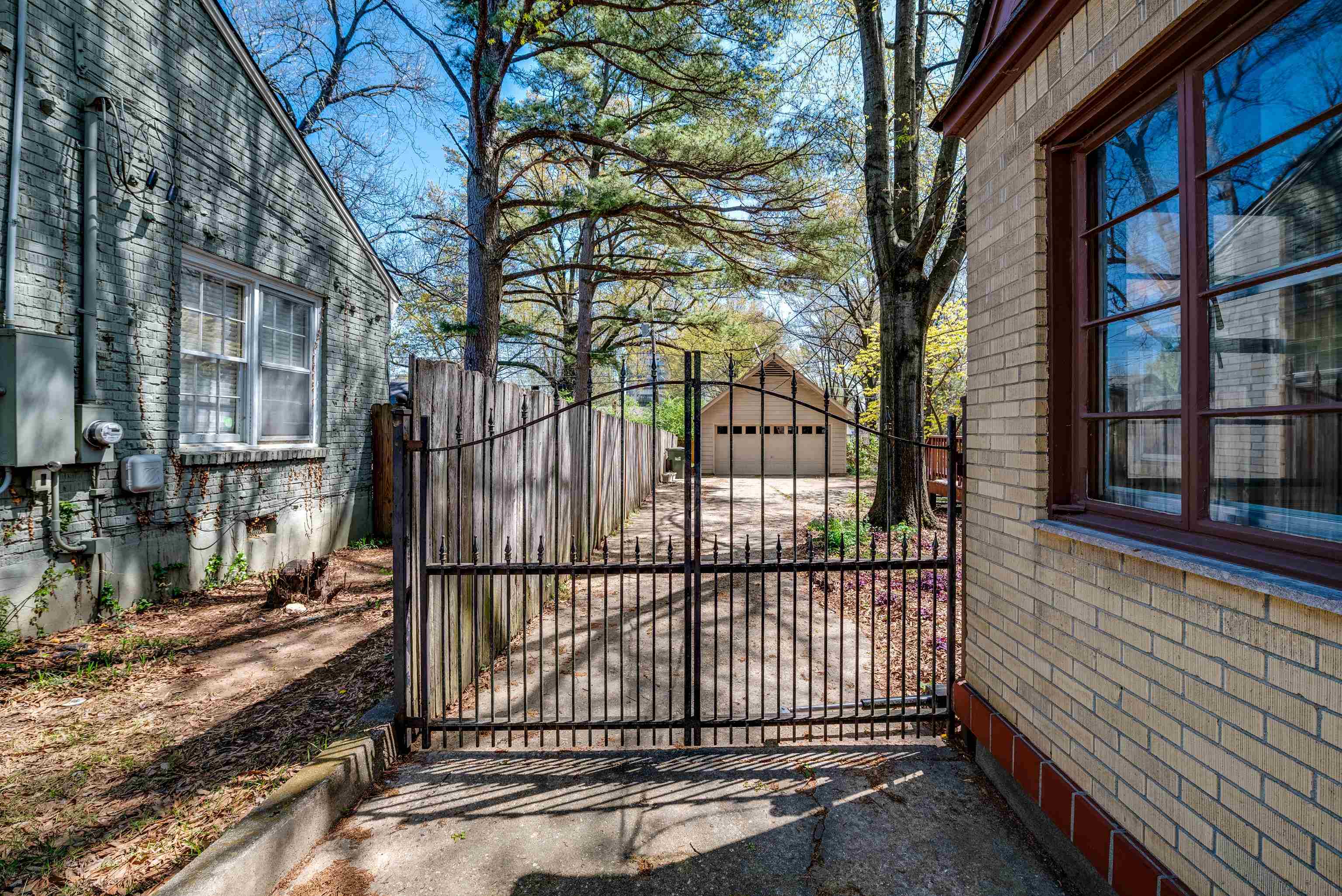 30 S ALICIA DR
