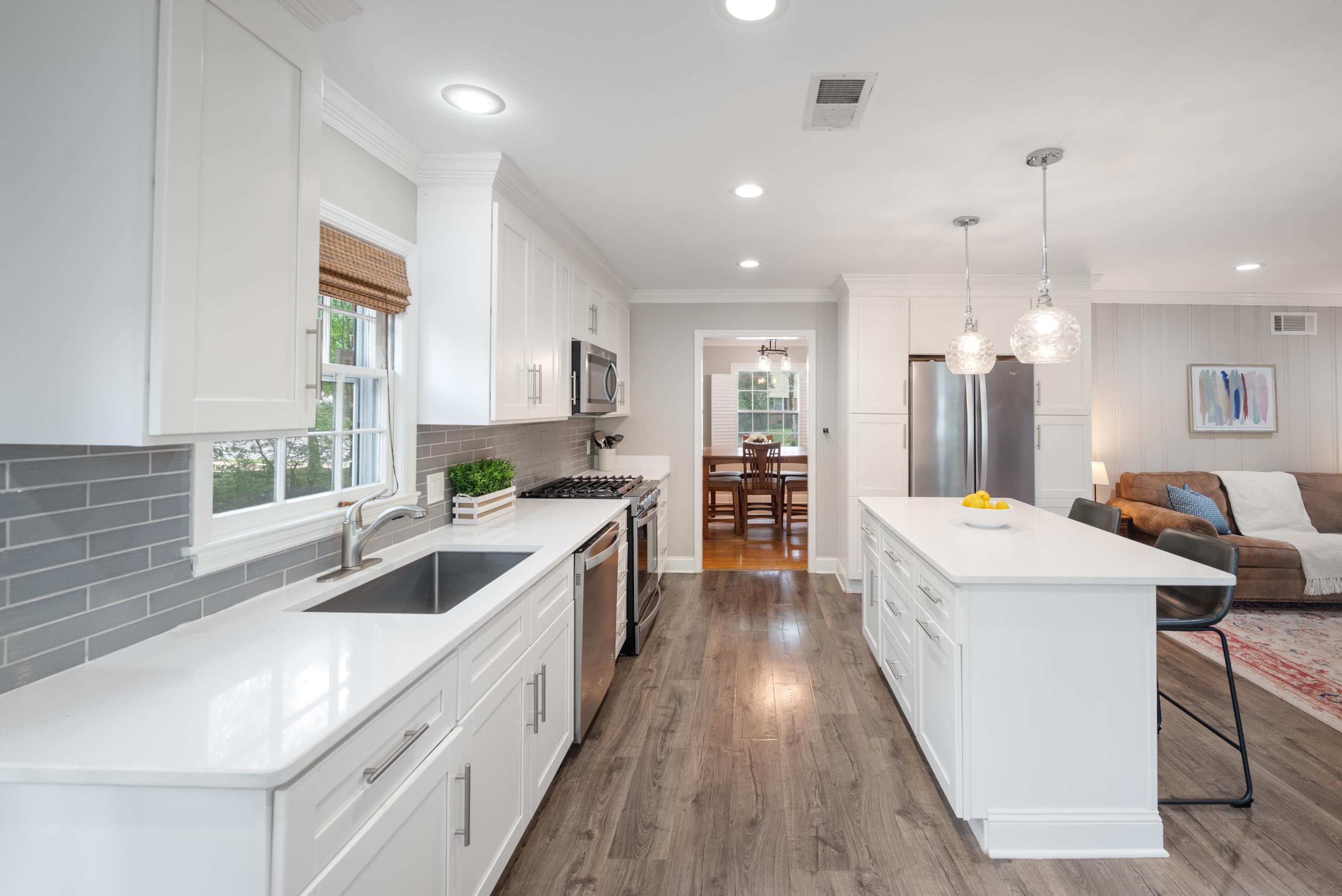 1159 ESTATE DR