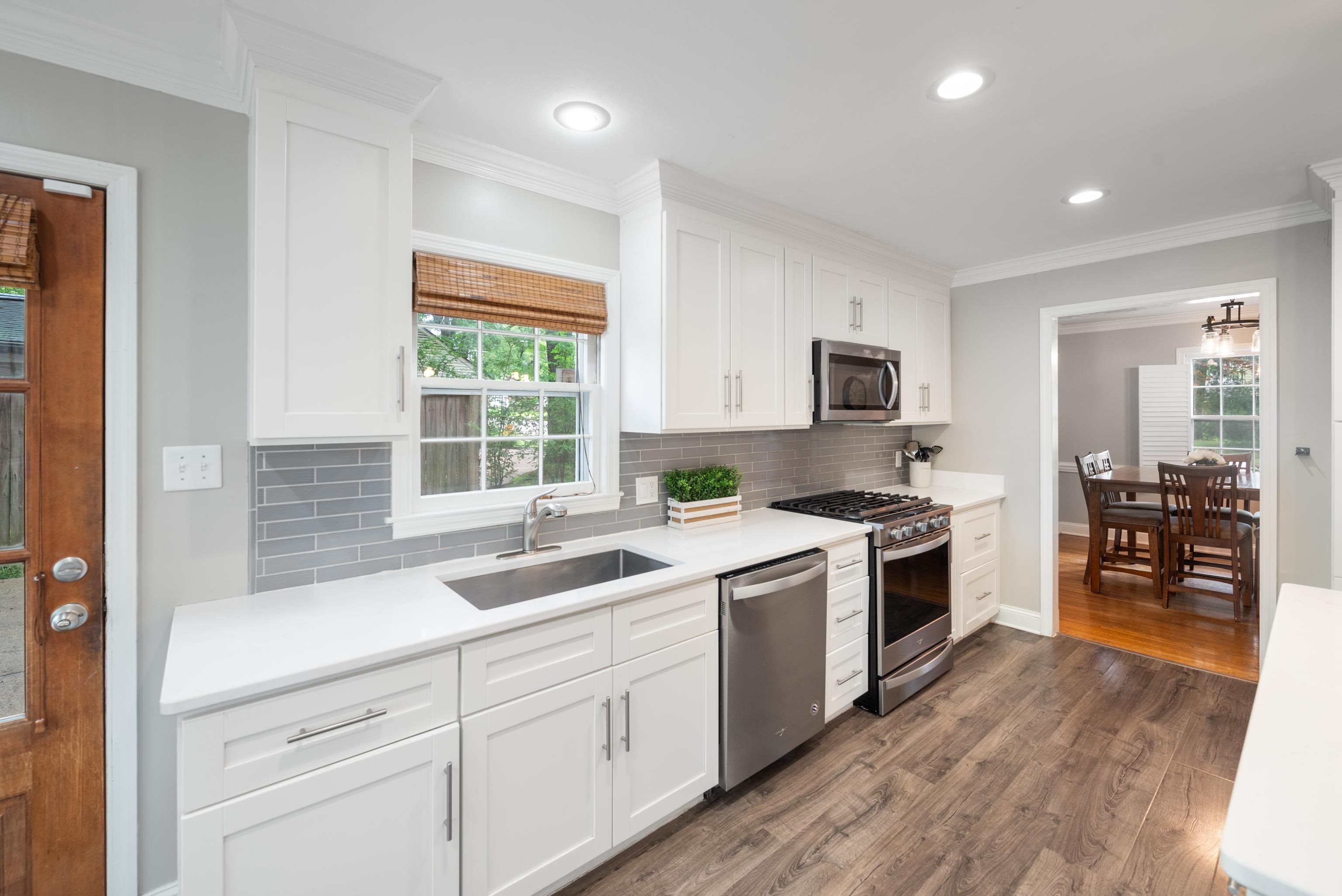 1159 ESTATE DR