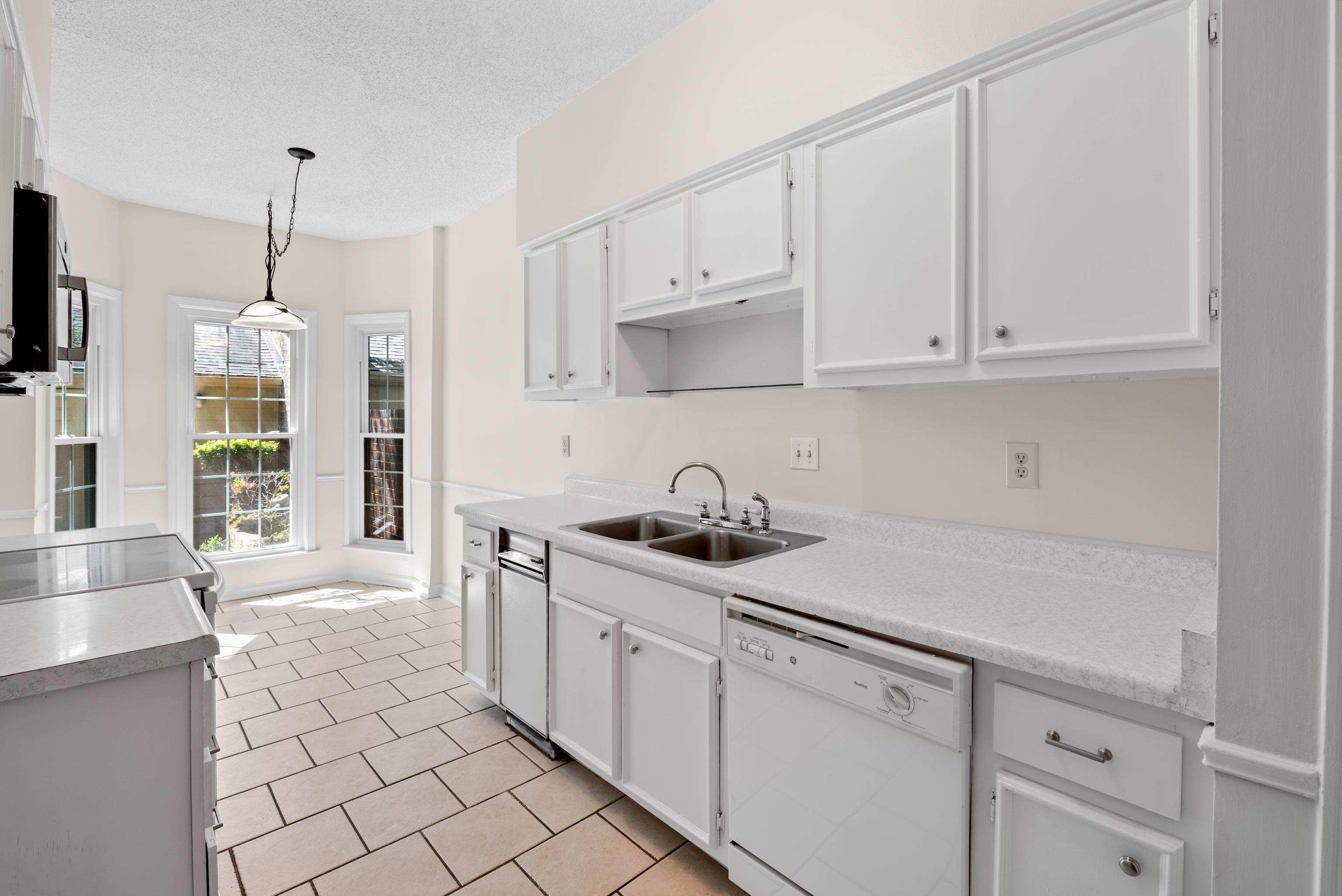 8188 DANFORTH LN