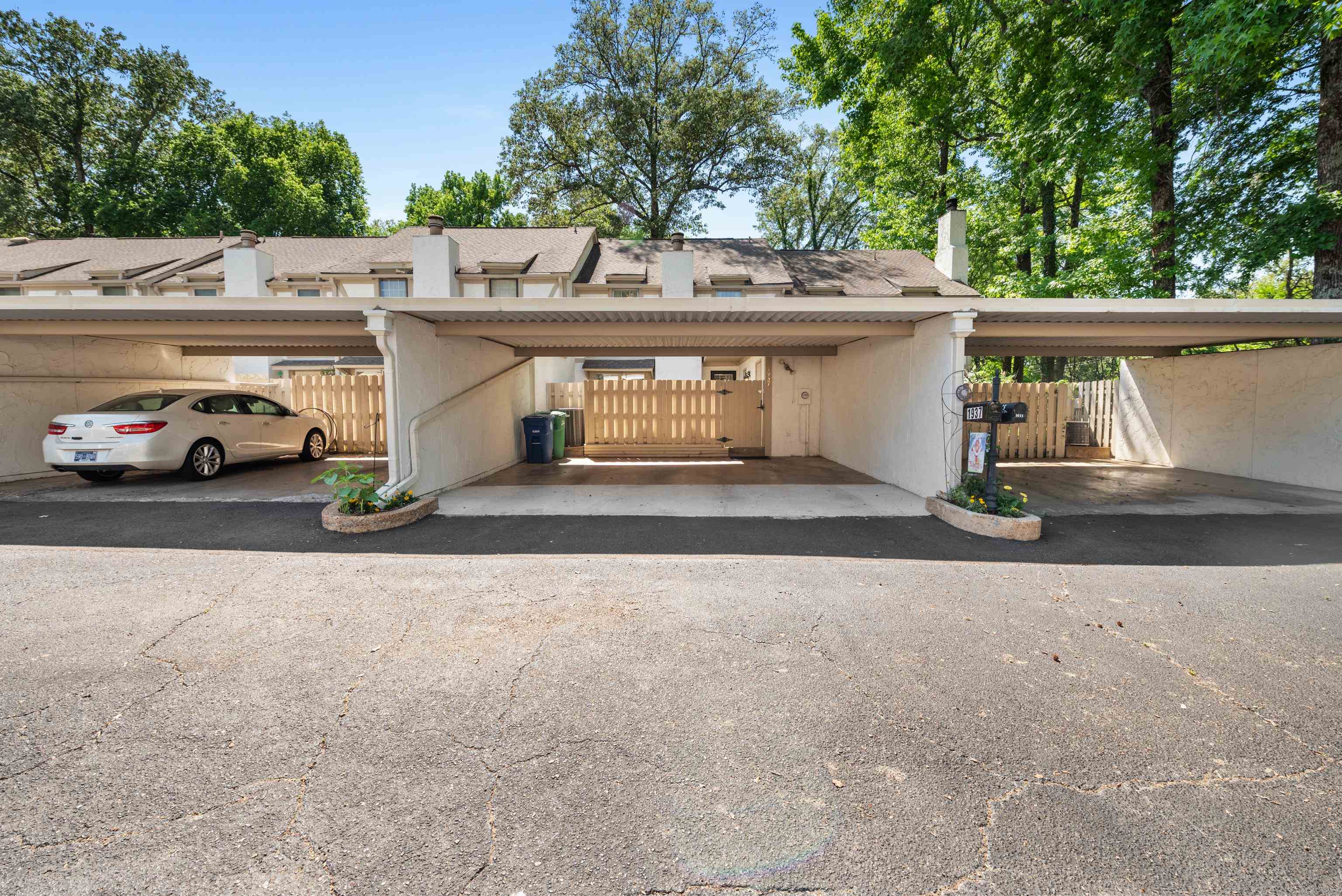 1937 RHINELAND DR Unit: 34