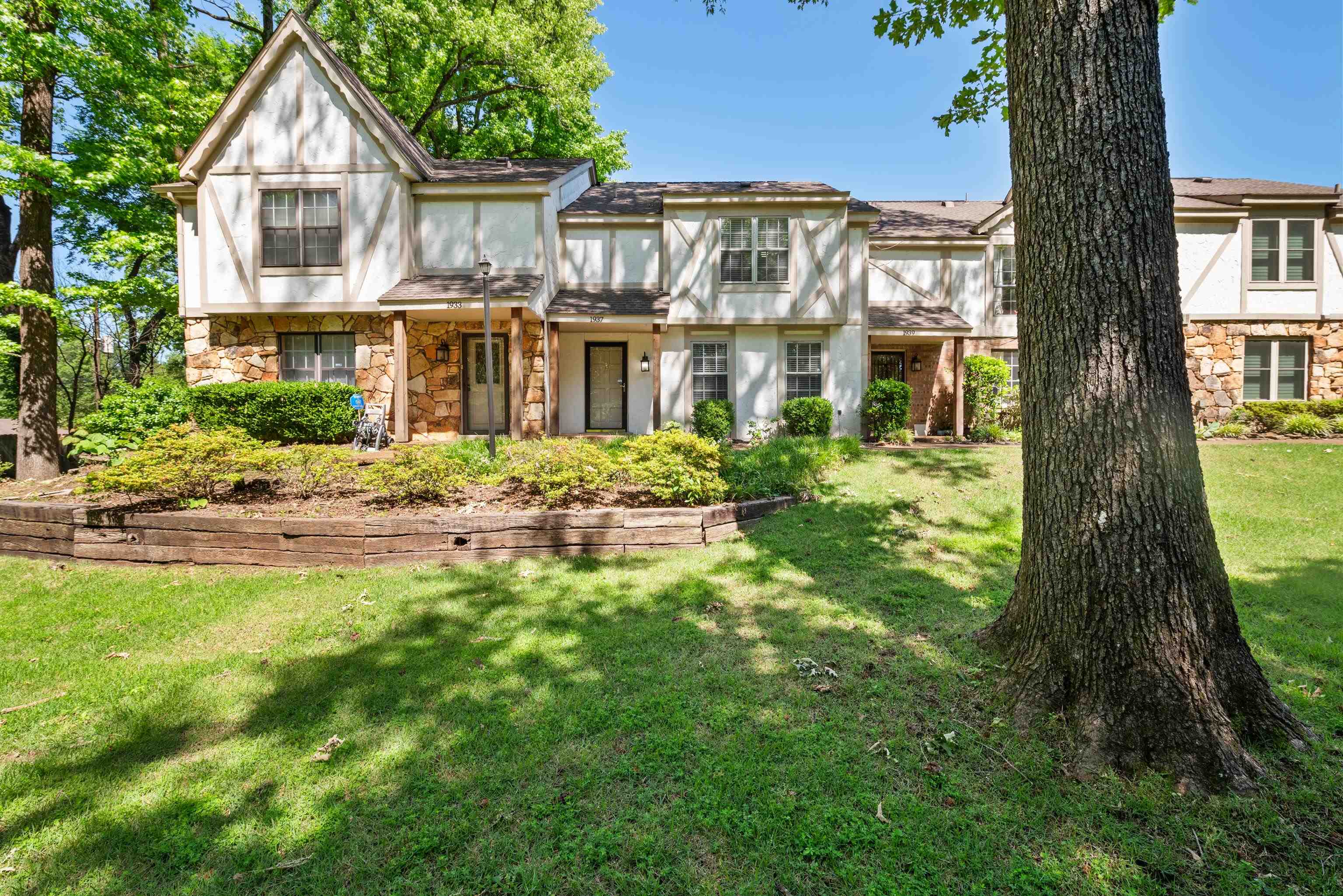1937 RHINELAND DR Unit: 34