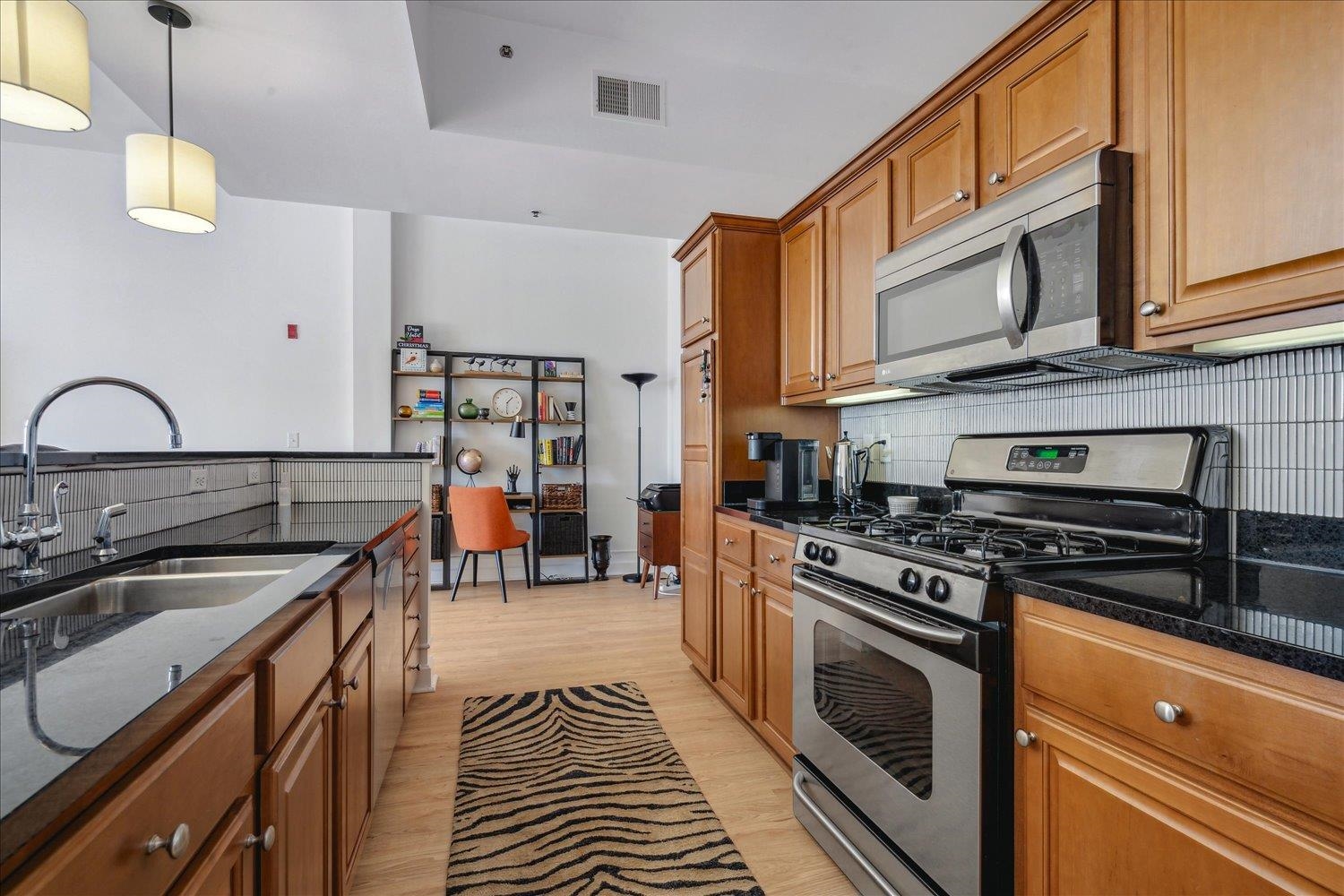 648 S RIVERSIDE DR Unit: 411