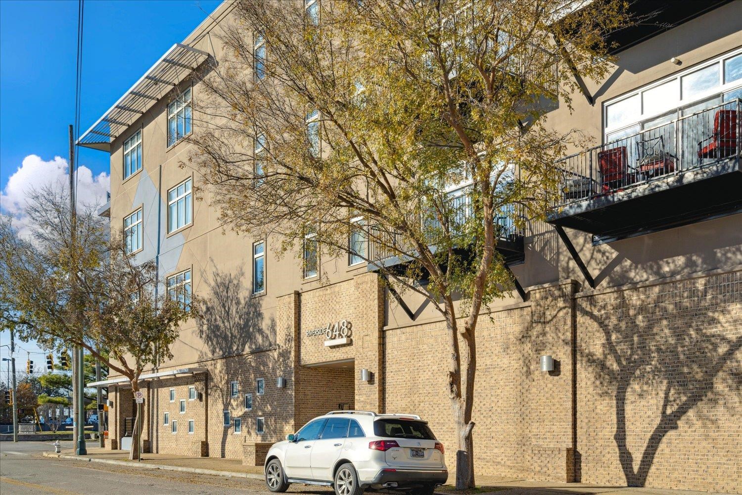 648 S RIVERSIDE DR Unit: 411