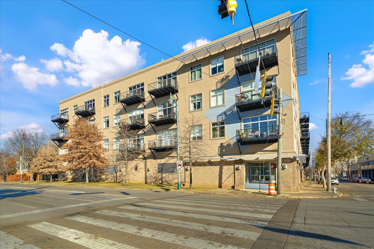 648 S RIVERSIDE DR Unit: 411
