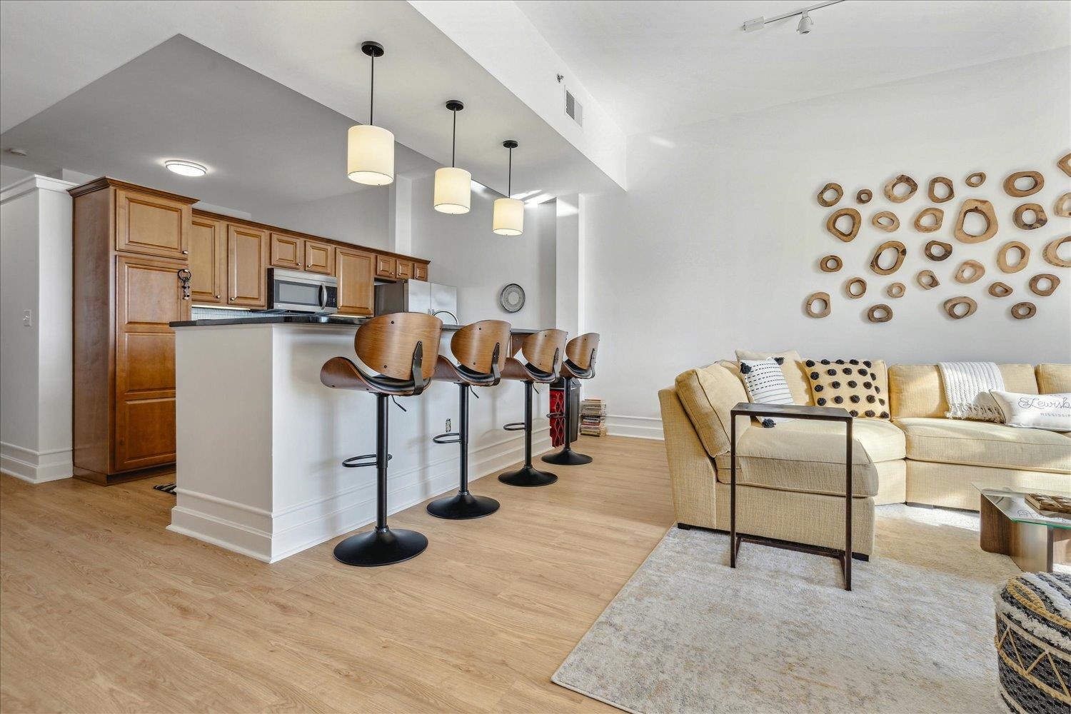 648 S RIVERSIDE DR Unit: 411