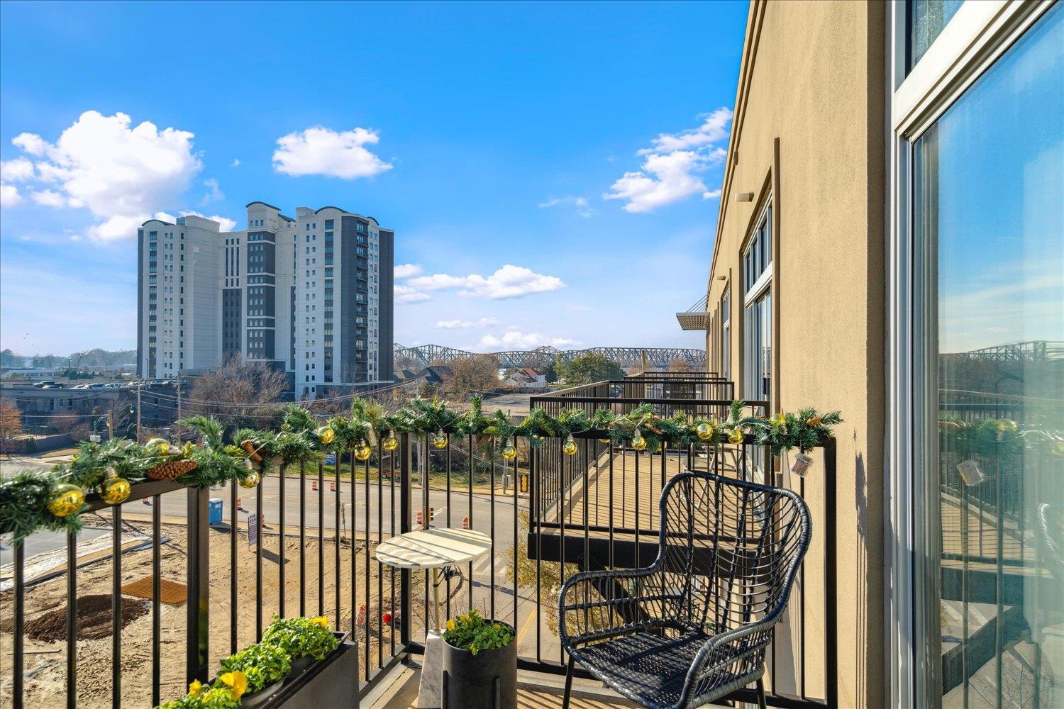 648 S RIVERSIDE DR Unit: 411