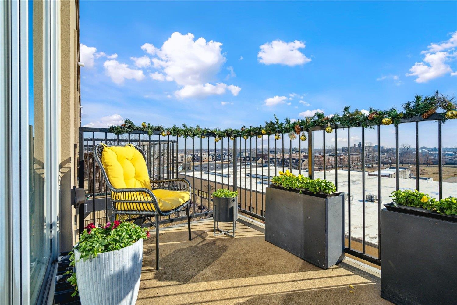 648 S RIVERSIDE DR Unit: 411