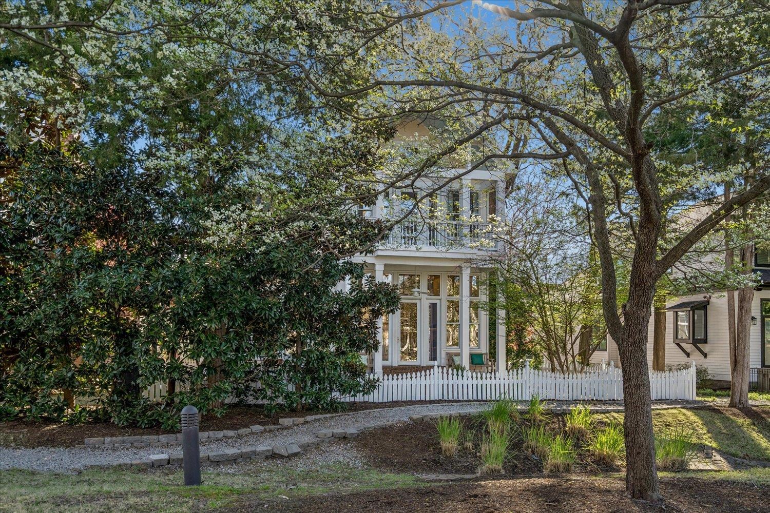 855 HARBOR ISLE CIR W