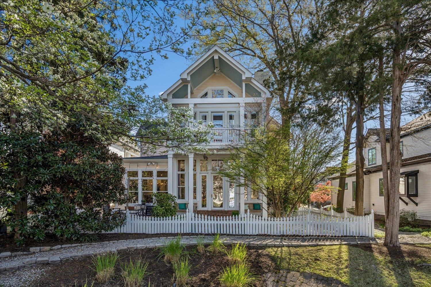 855 HARBOR ISLE CIR W