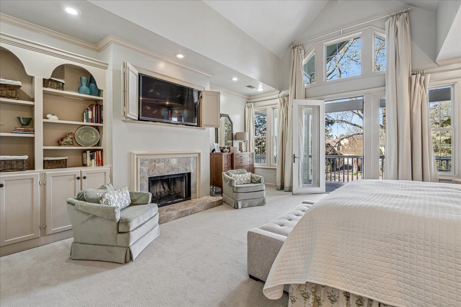 855 HARBOR ISLE CIR W