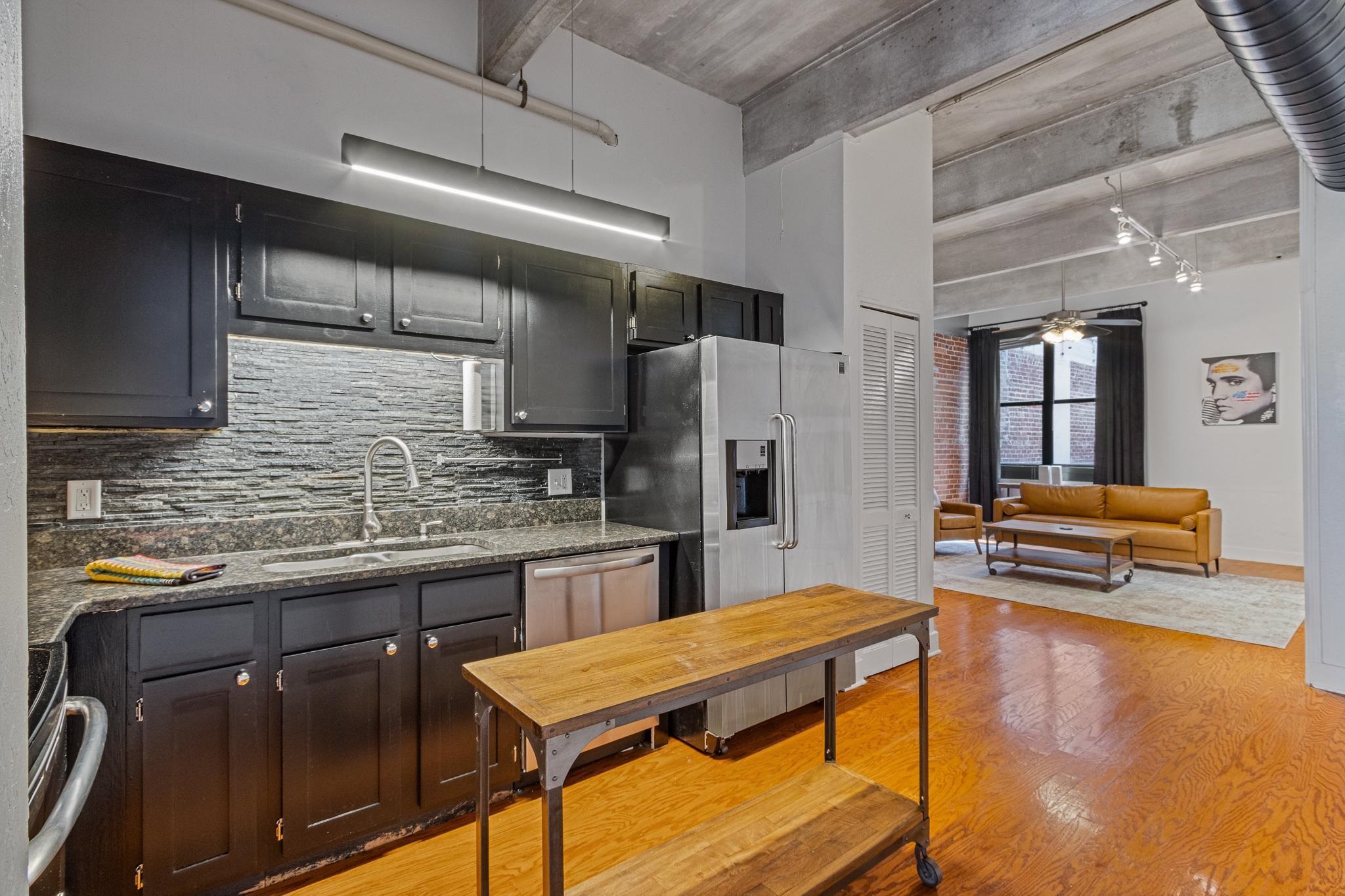 408 S FRONT ST Unit: 301