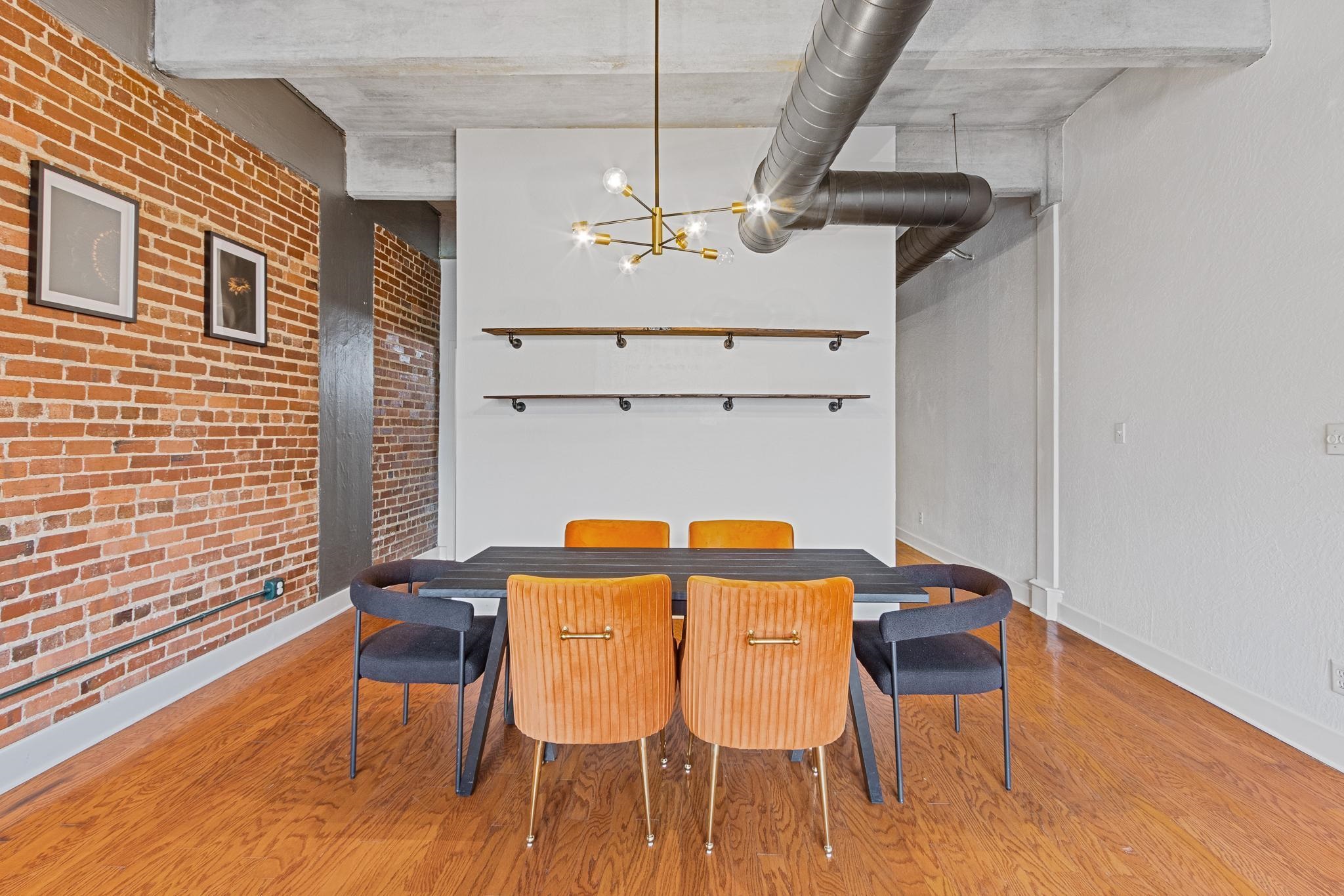 408 S FRONT ST Unit: 301