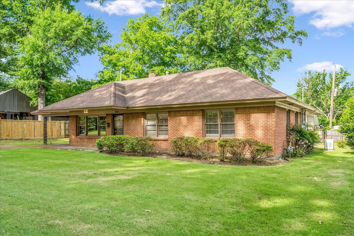 293 CECILIA DR