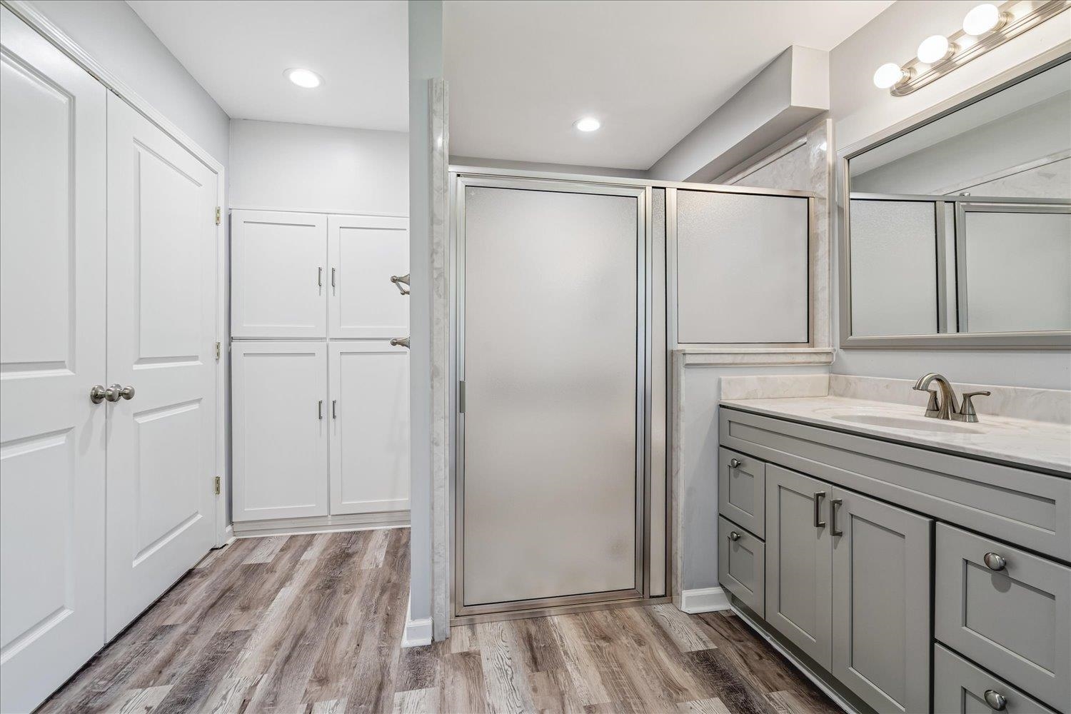 293 CECILIA DR