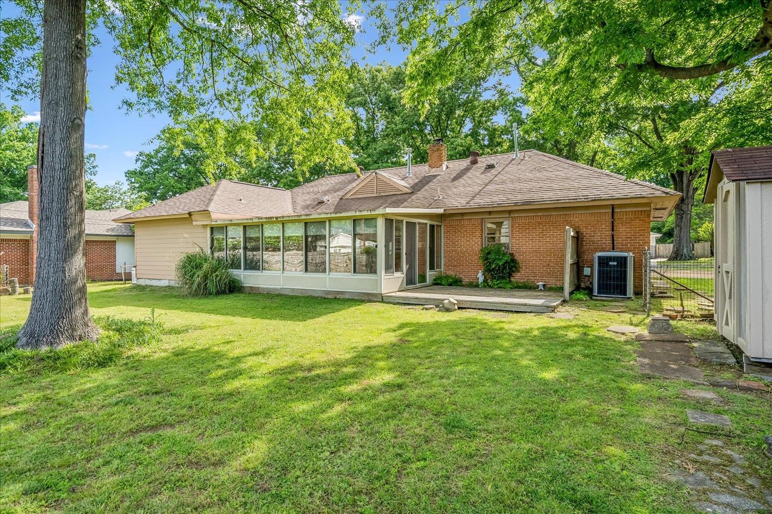 293 CECILIA DR