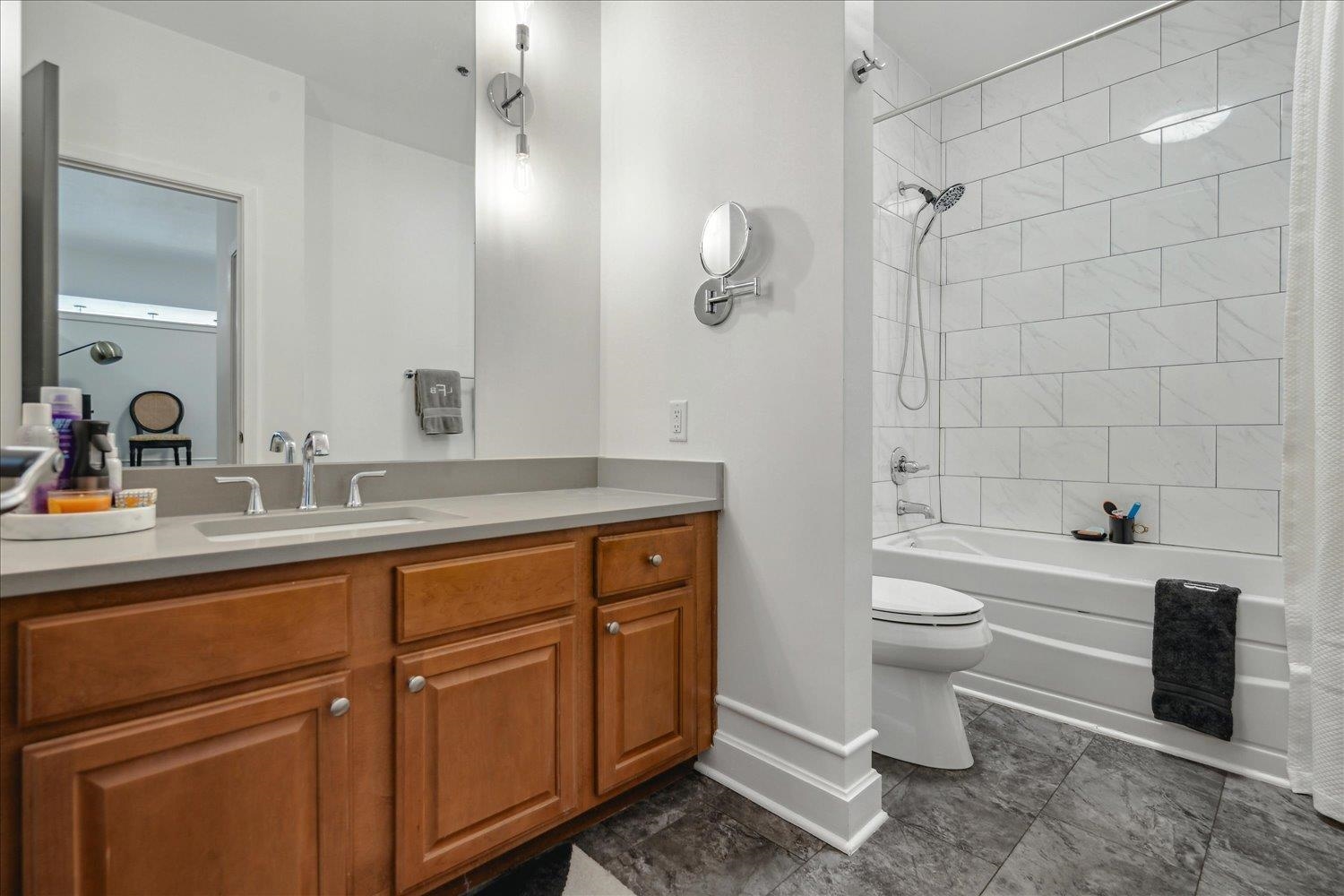648 S RIVERSIDE DR Unit: 411