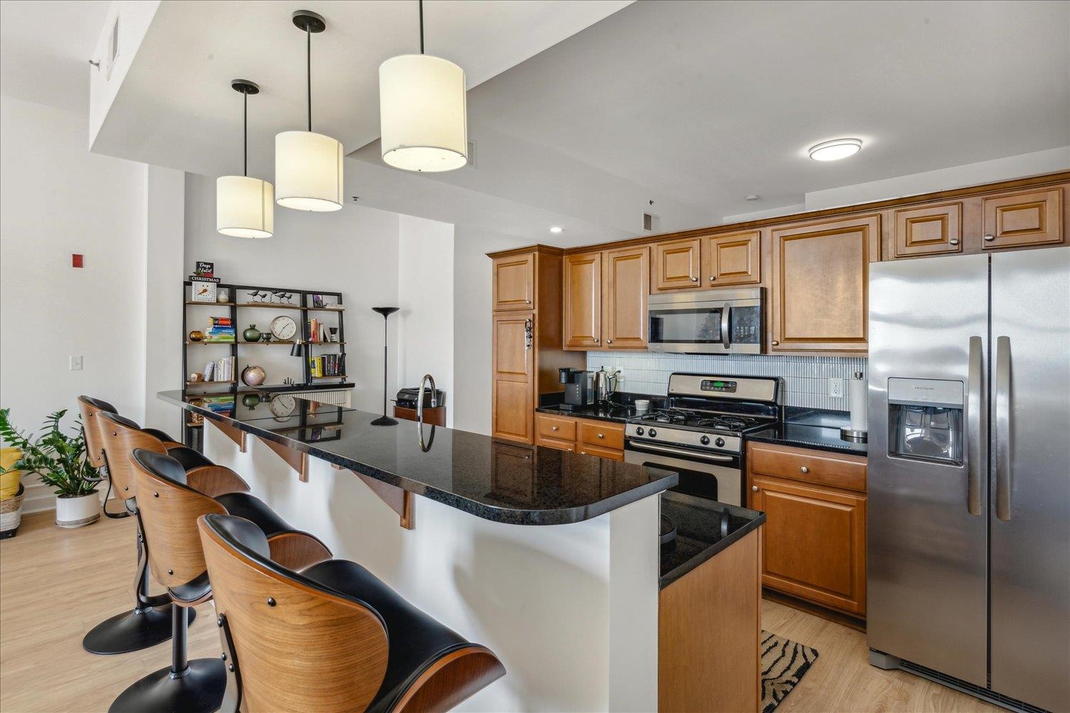 648 S RIVERSIDE DR Unit: 411