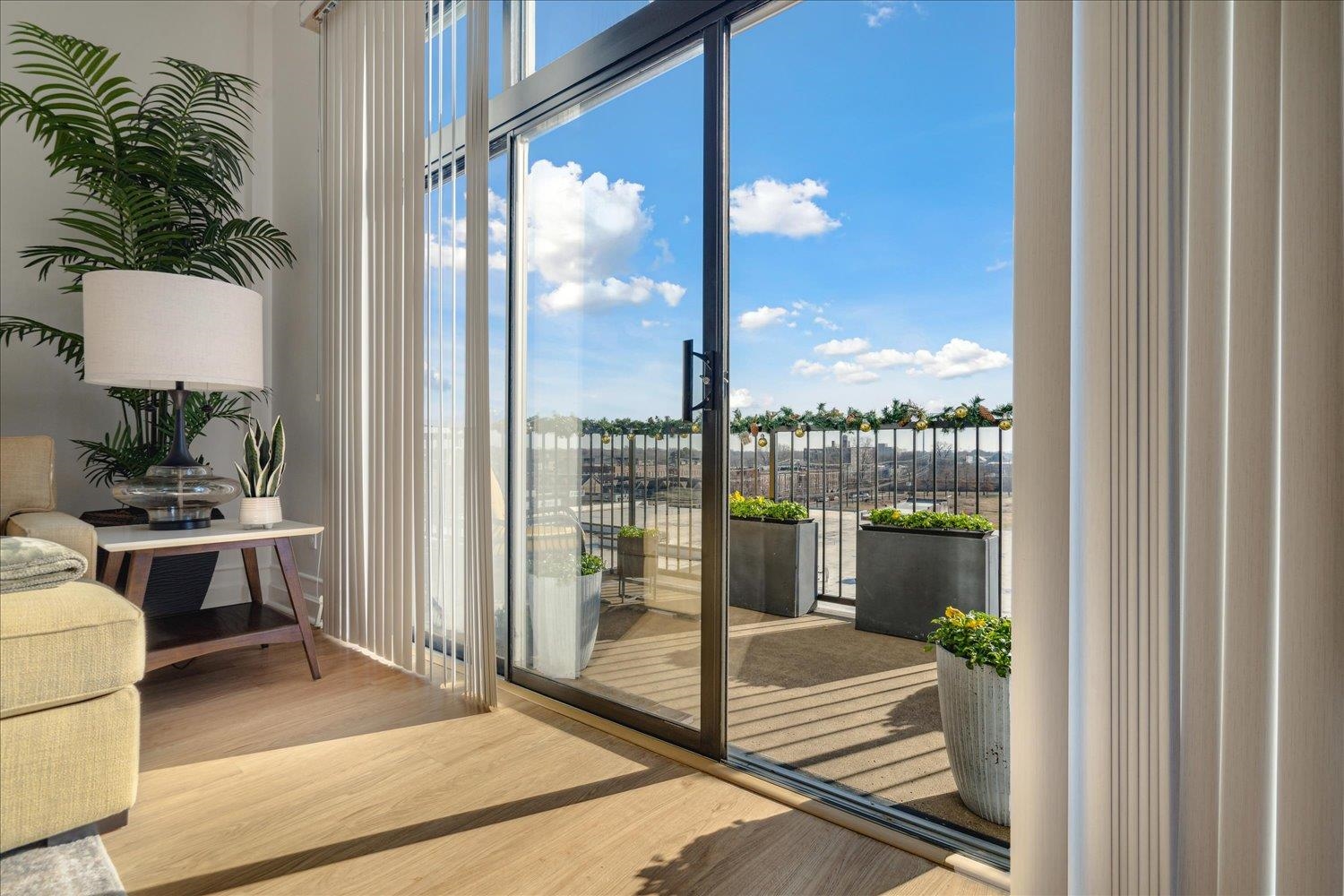 648 S RIVERSIDE DR Unit: 411