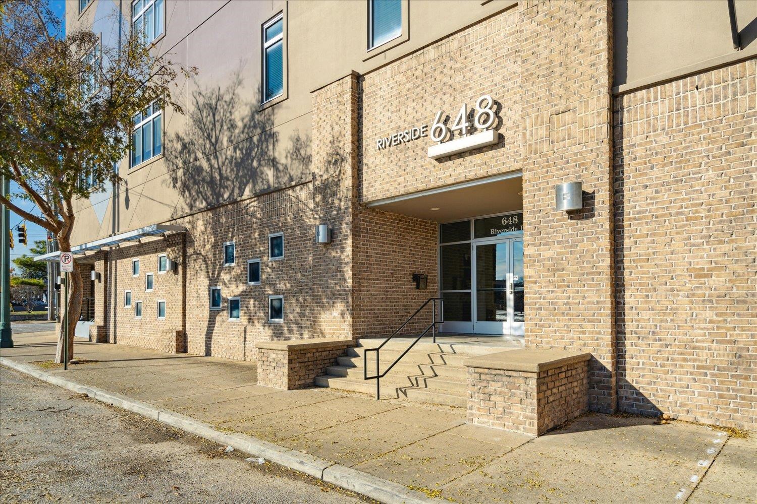 648 S RIVERSIDE DR Unit: 411