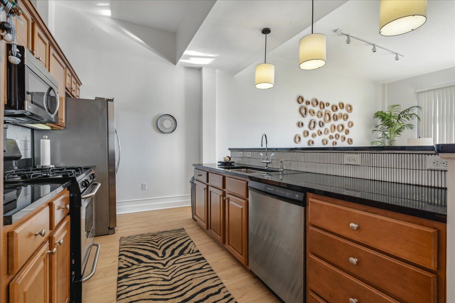 648 S RIVERSIDE DR Unit: 411