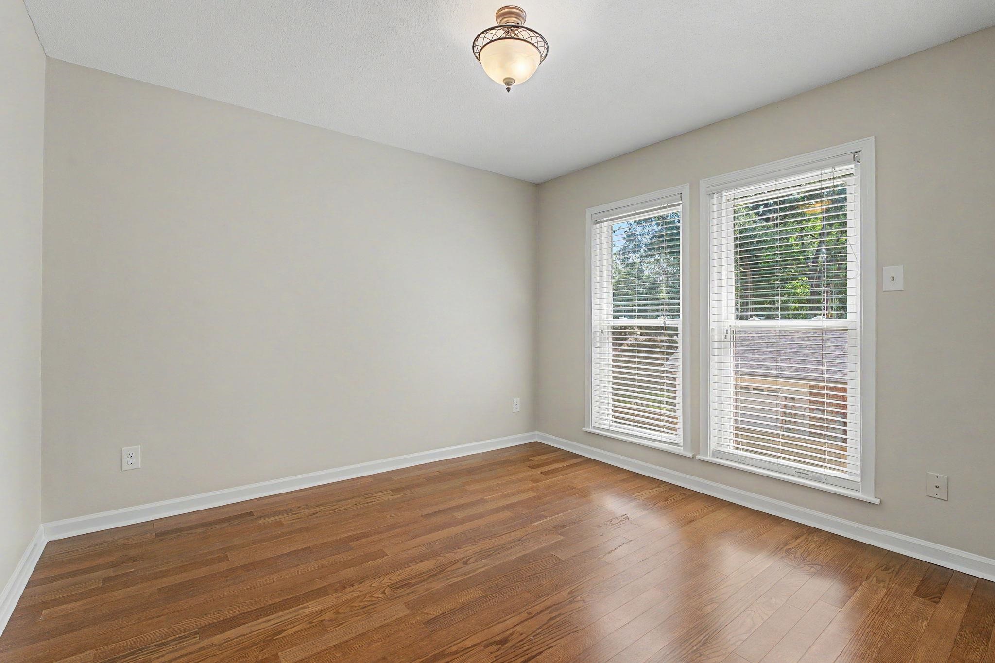 1410 RIVERWOOD CV