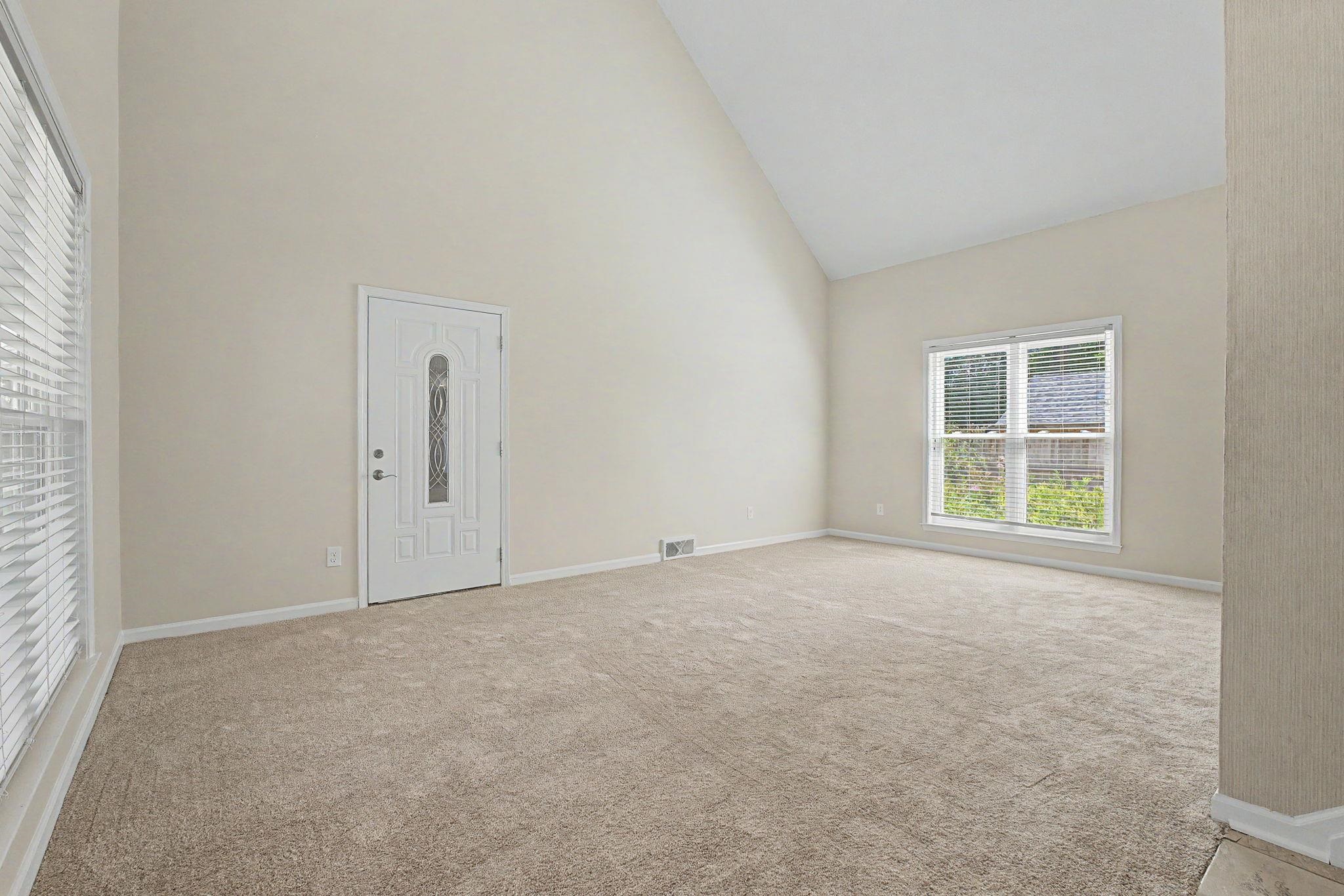 1410 RIVERWOOD CV