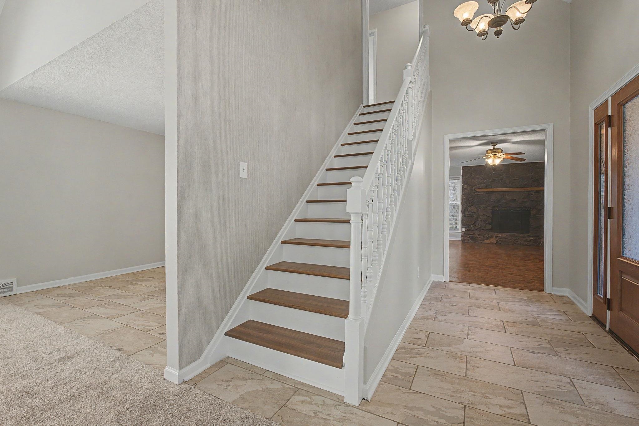 1410 RIVERWOOD CV