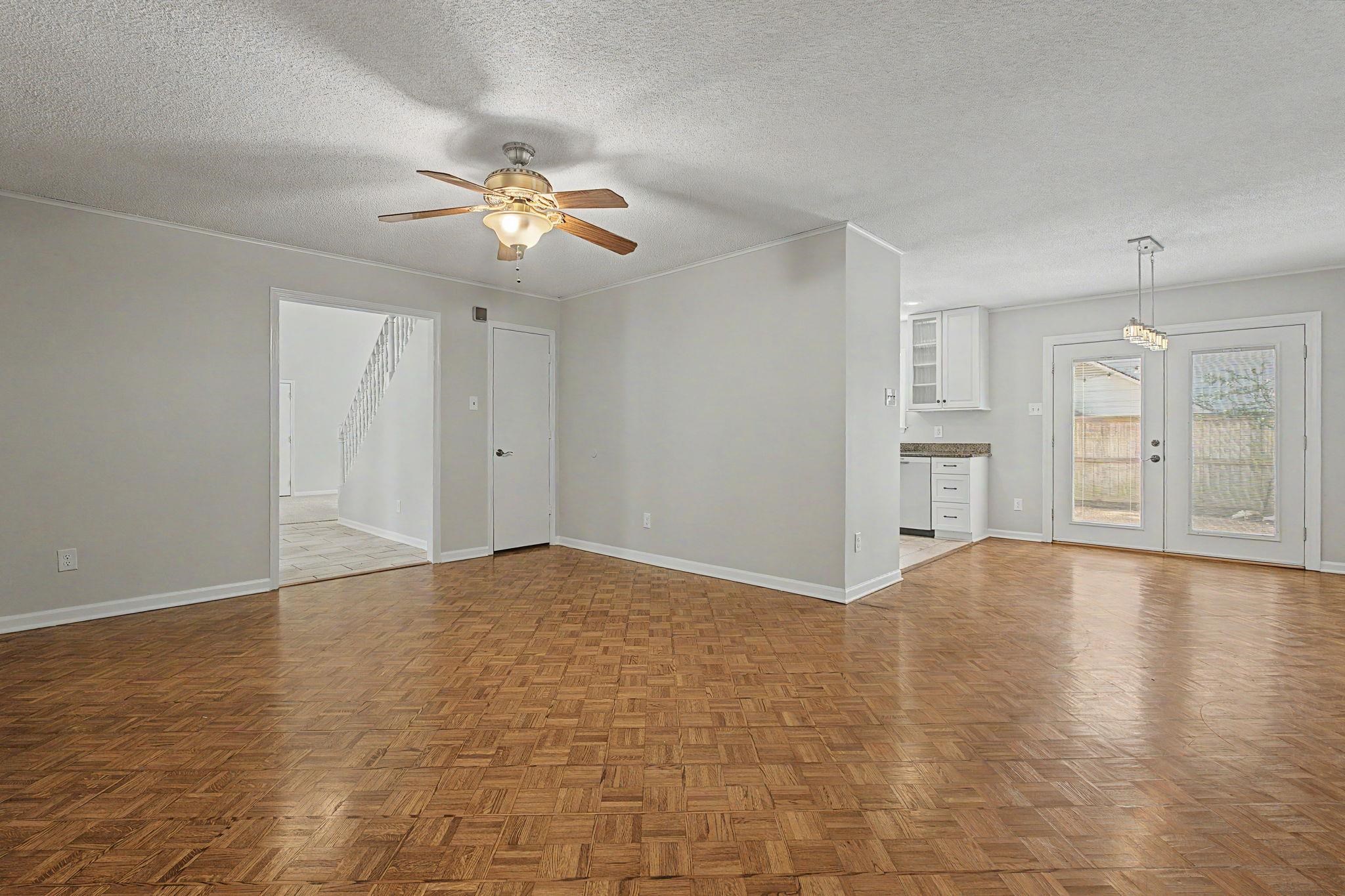 1410 RIVERWOOD CV