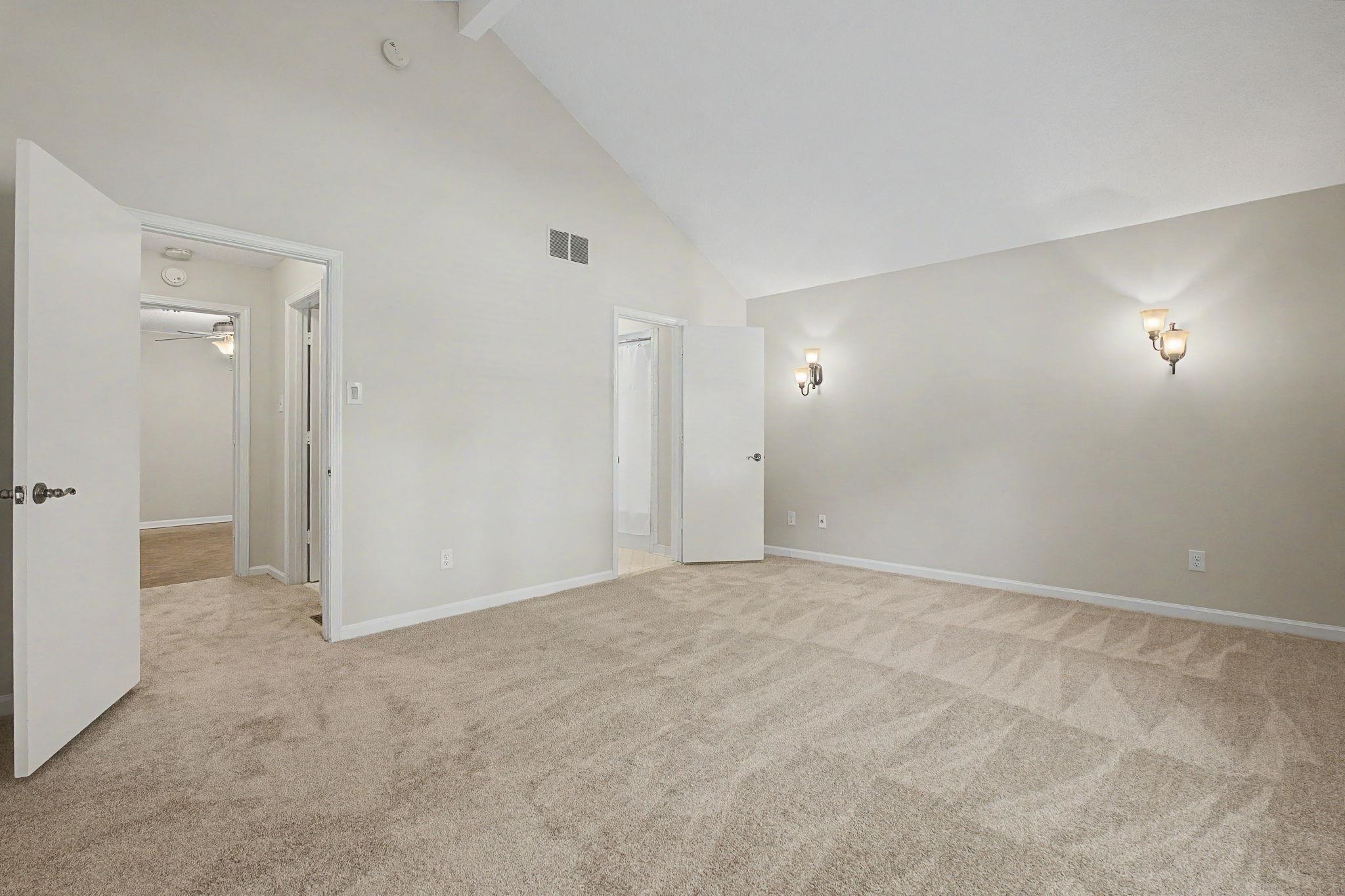 1410 RIVERWOOD CV