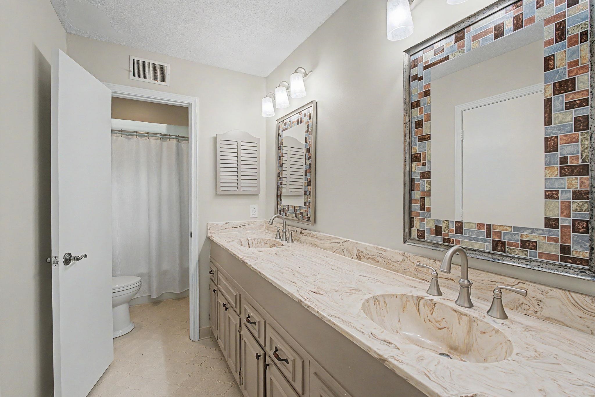1410 RIVERWOOD CV