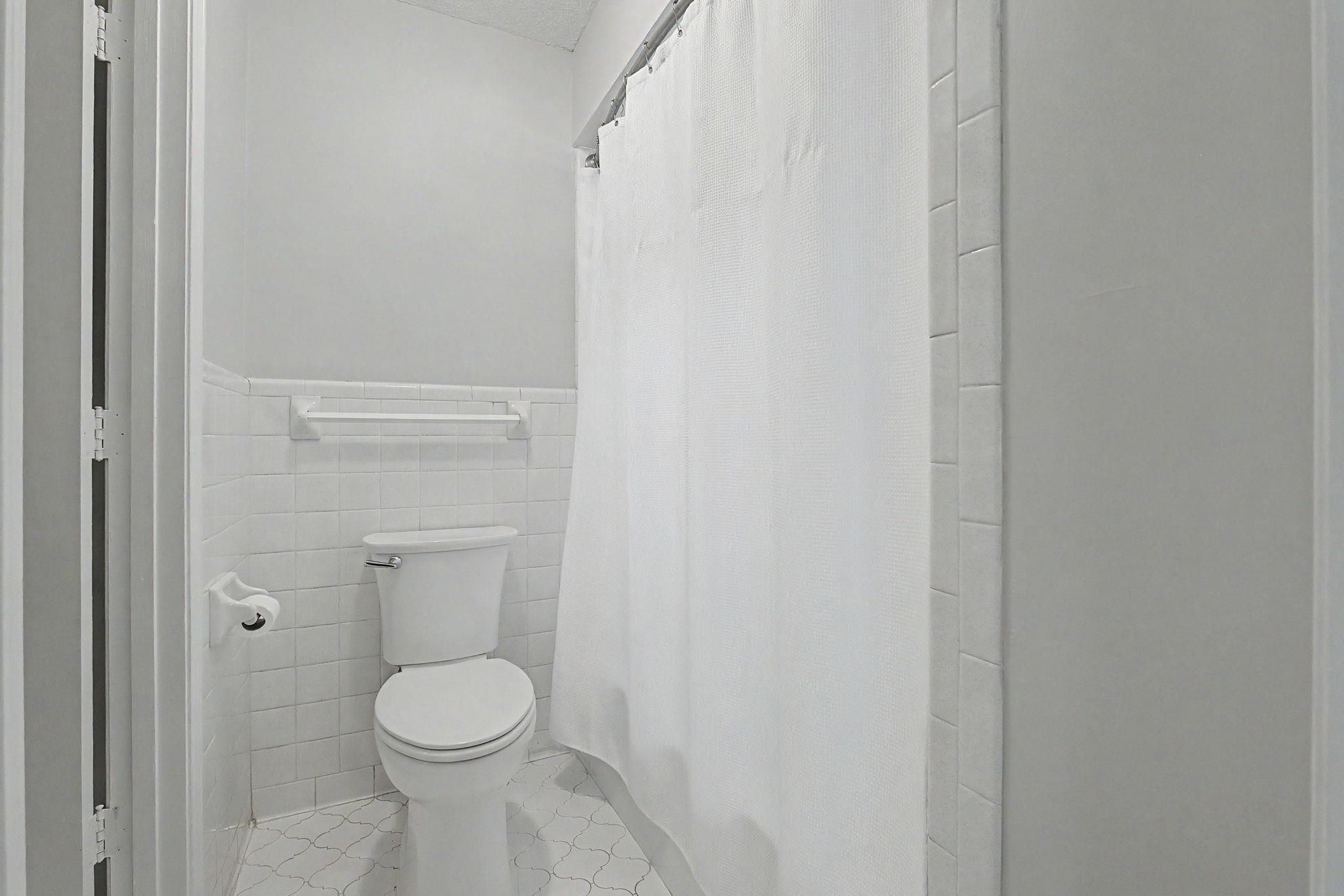 1410 RIVERWOOD CV
