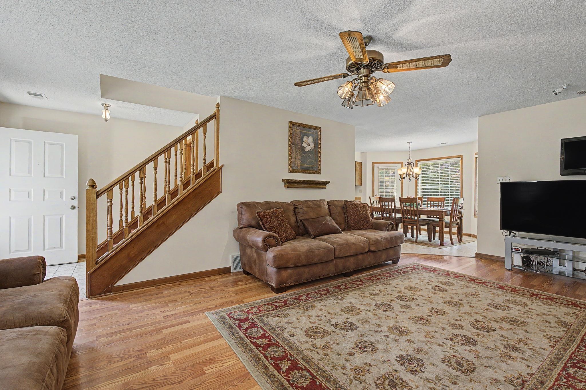 6949 DANEMAN DR