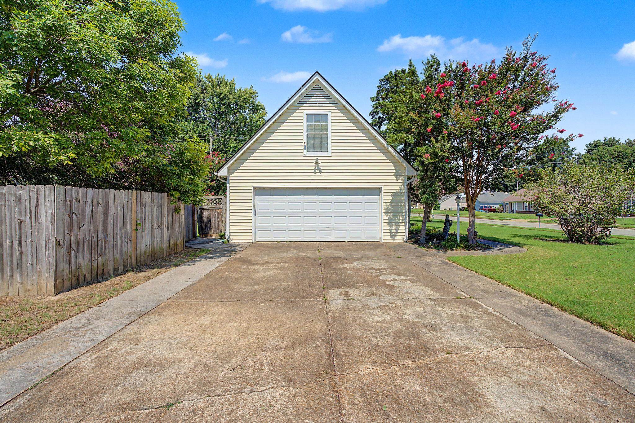 6949 DANEMAN DR