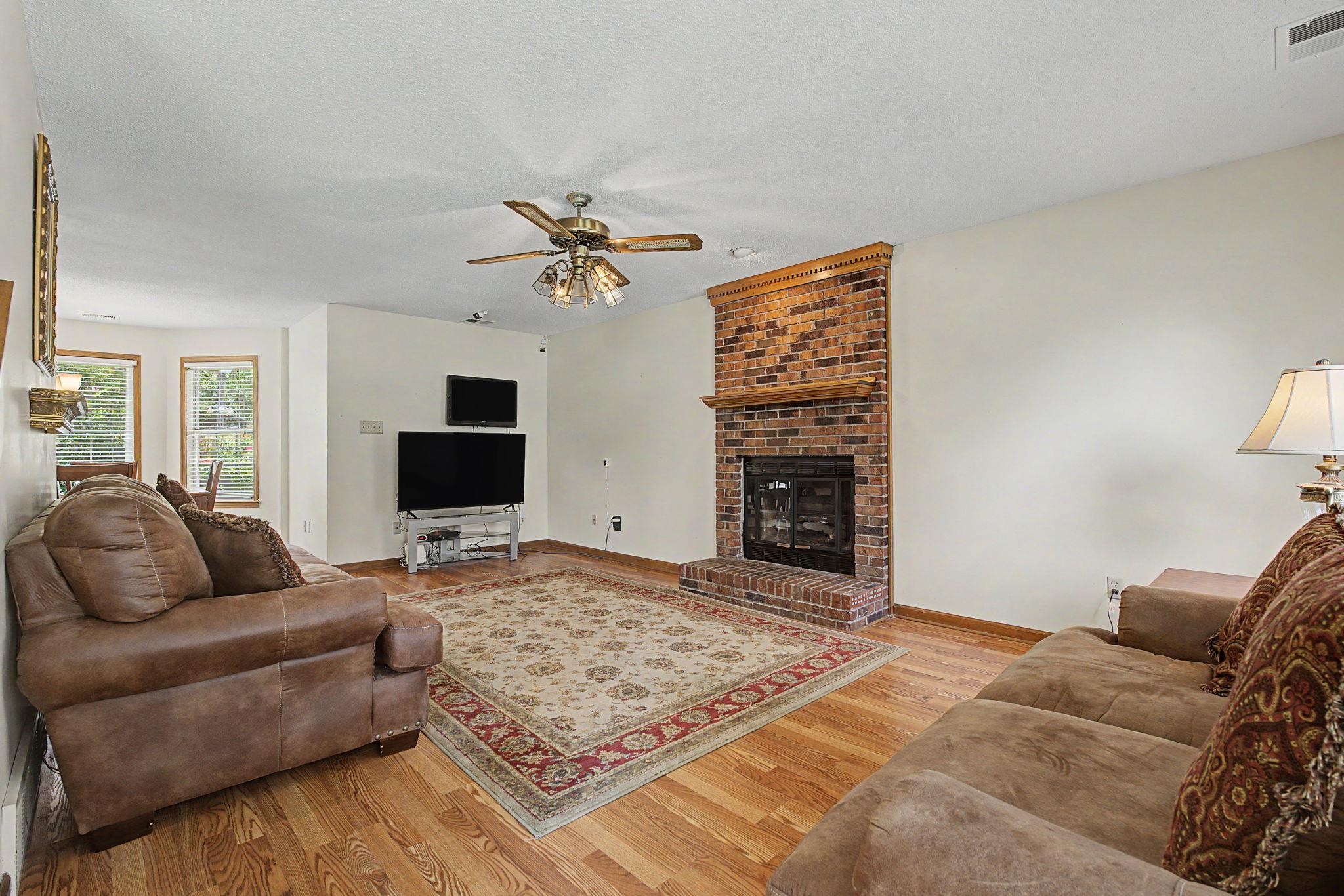 6949 DANEMAN DR